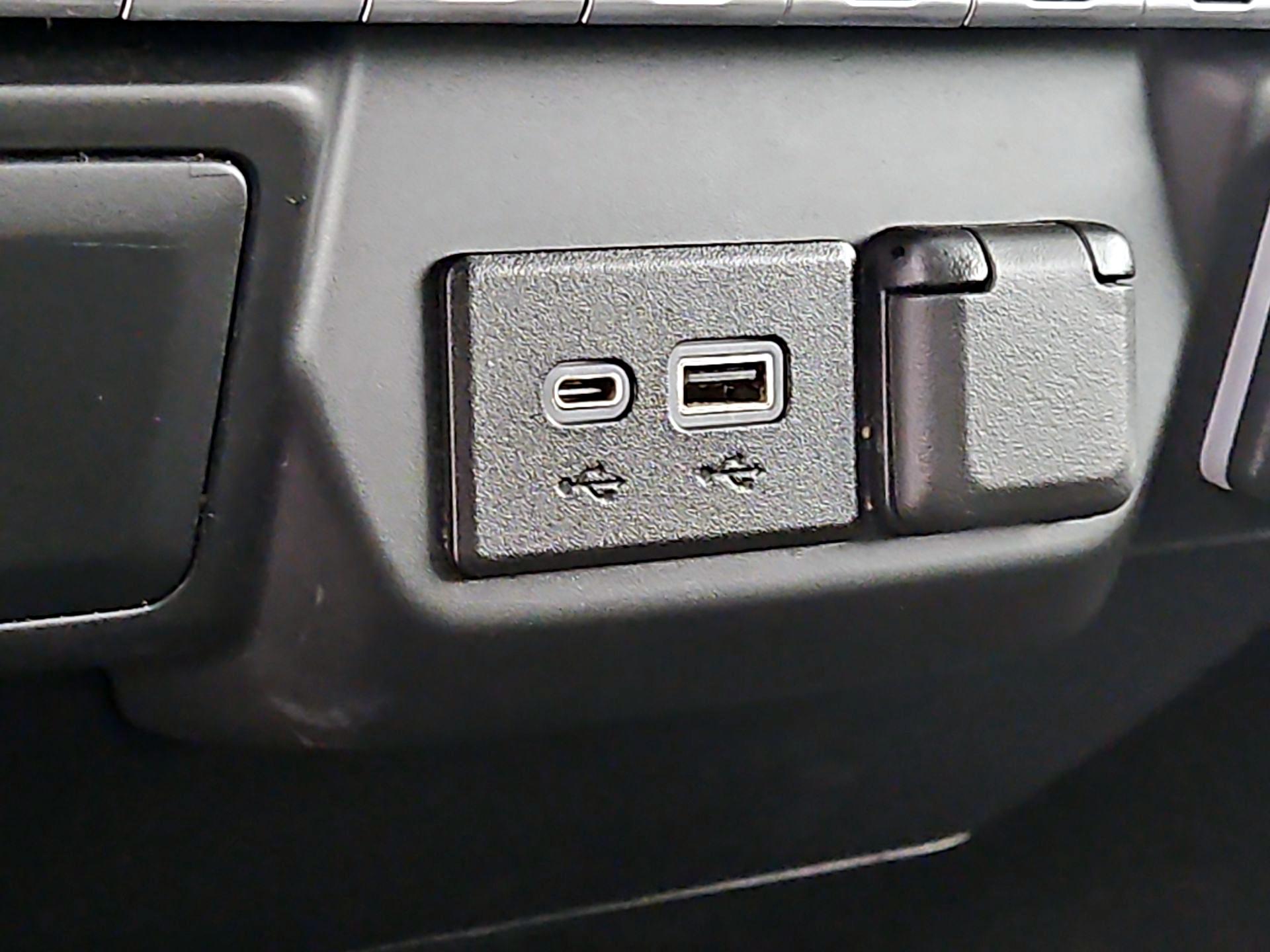 Thumbnail: 2022 Chevrolet Silverado 1500 - 18