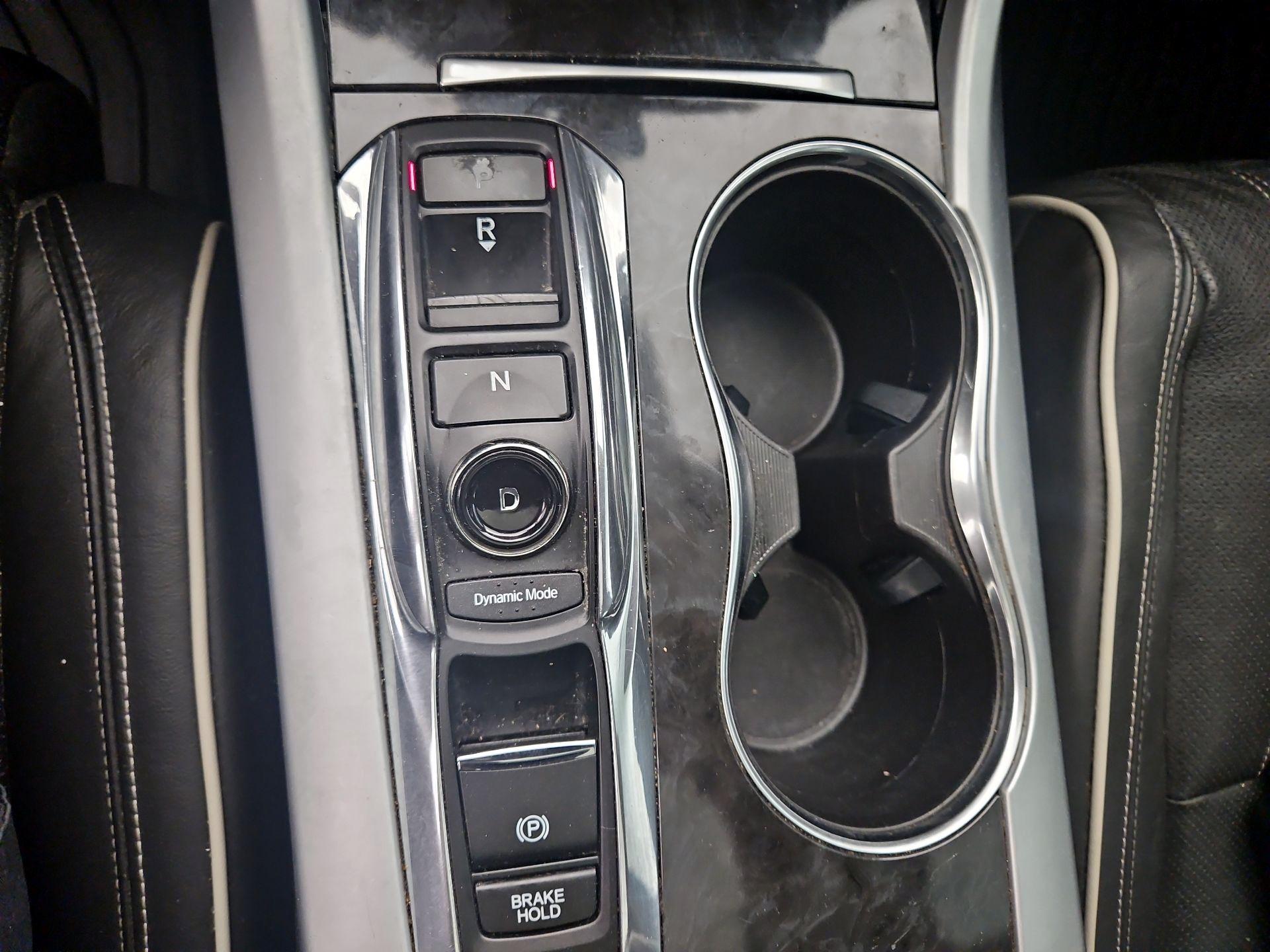 Thumbnail: 2018 Acura TLX - 17