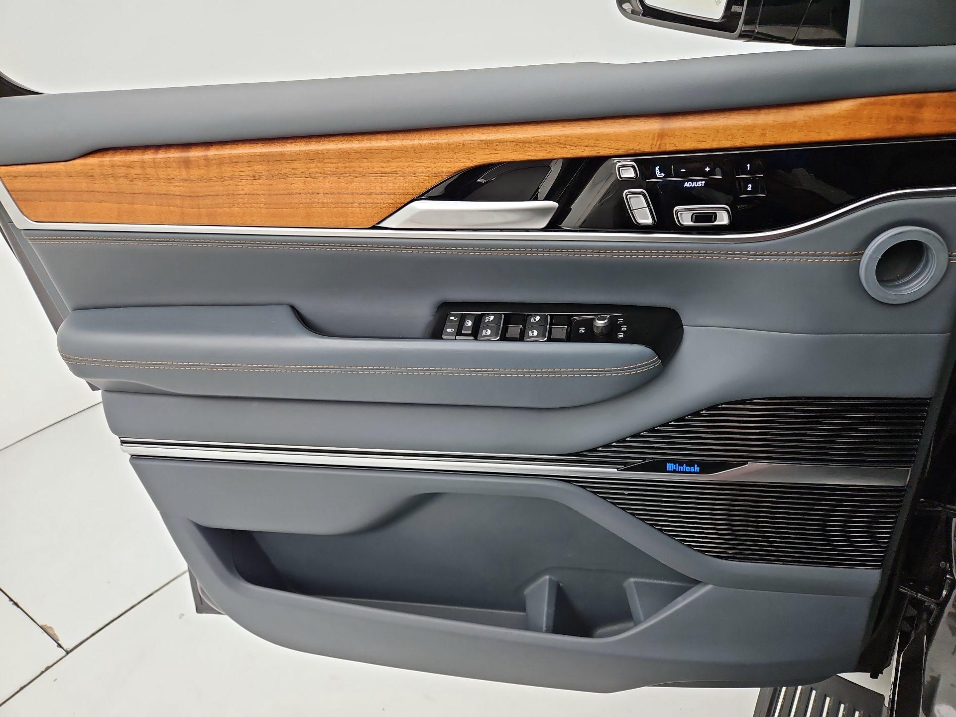 Thumbnail: 2022 Jeep Grand Wagoneer - 12