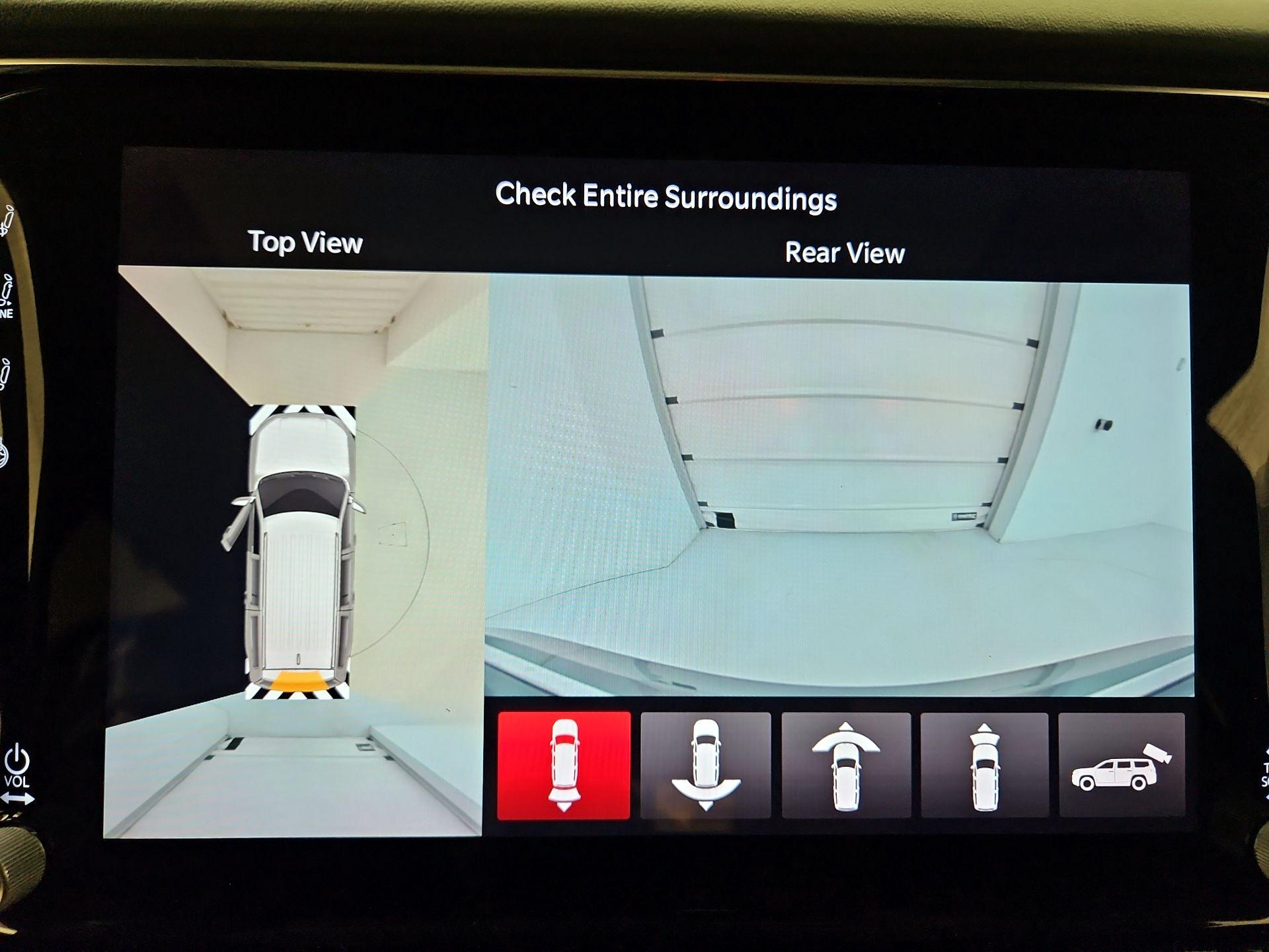 Thumbnail: 2022 Jeep Grand Wagoneer - 15