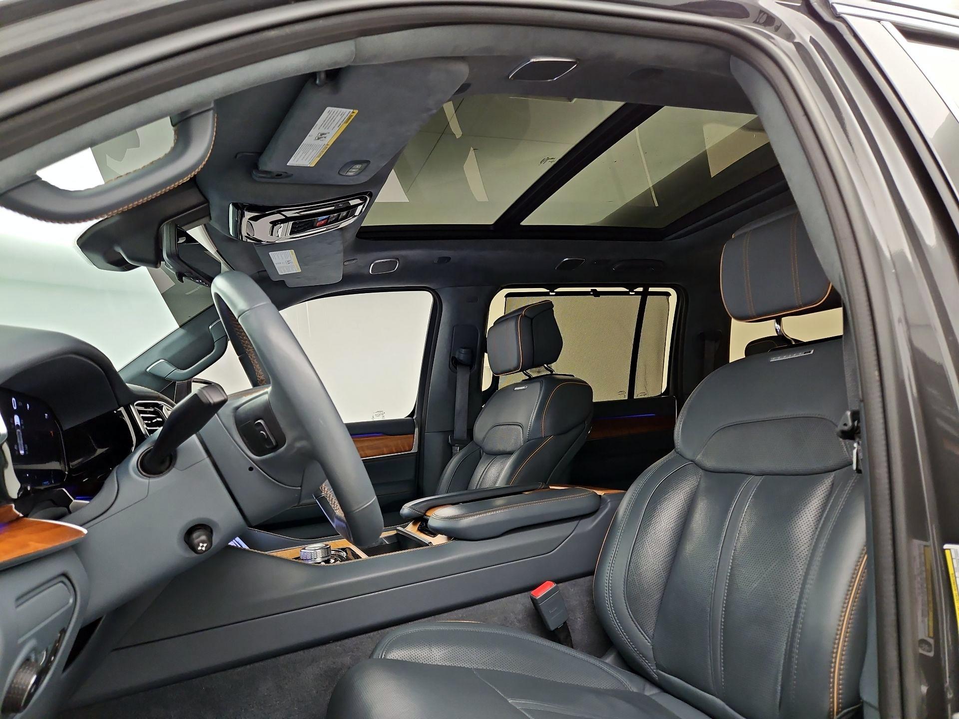 Thumbnail: 2022 Jeep Grand Wagoneer - 19