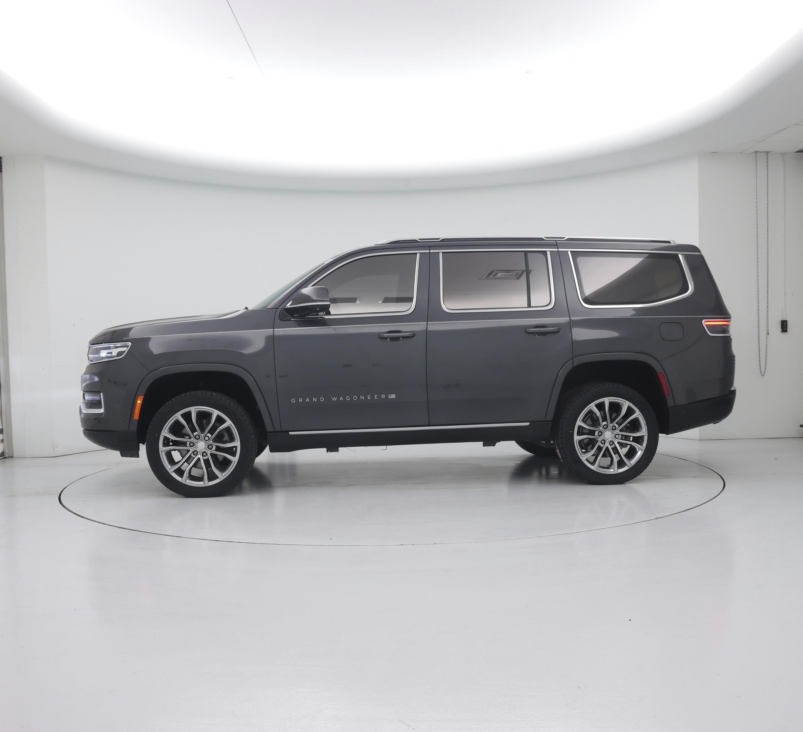 Thumbnail: 2022 Jeep Grand Wagoneer - 3