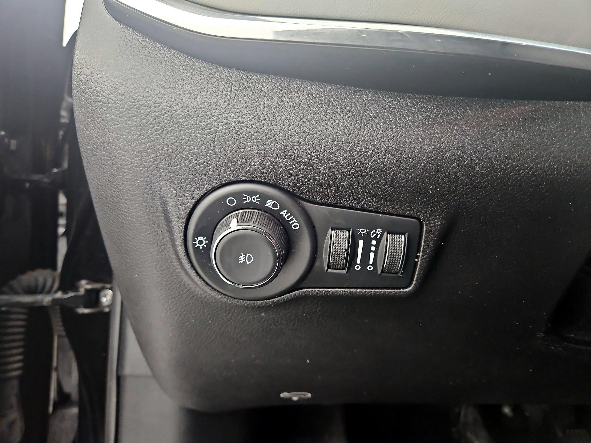 Thumbnail: 2022 Jeep Compass - 13