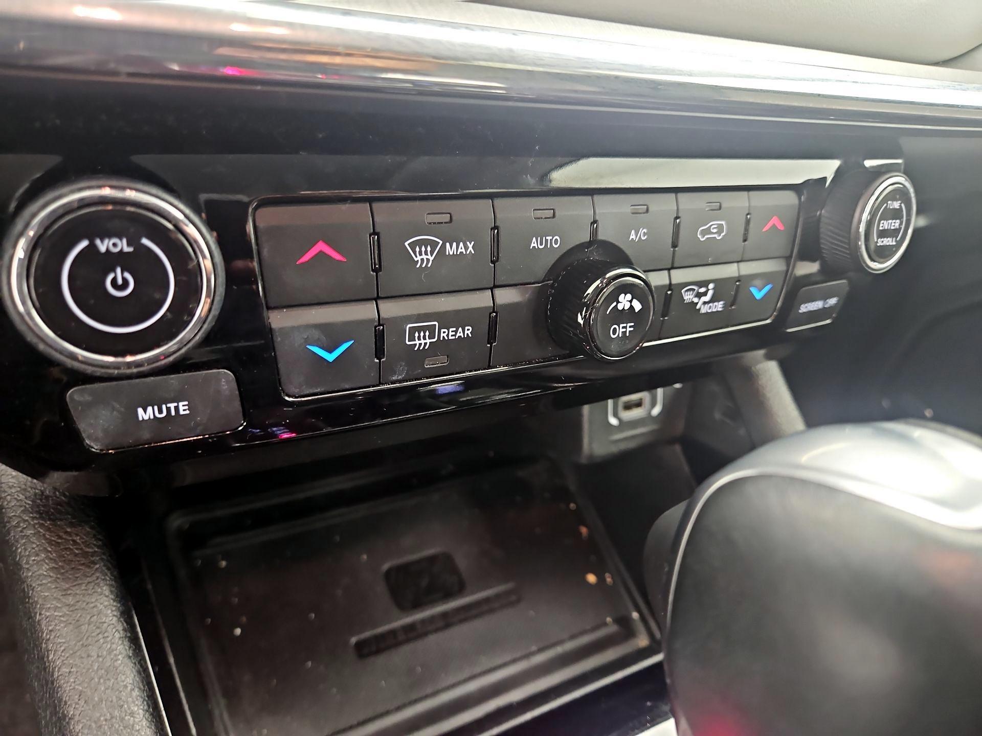 Thumbnail: 2022 Jeep Compass - 17