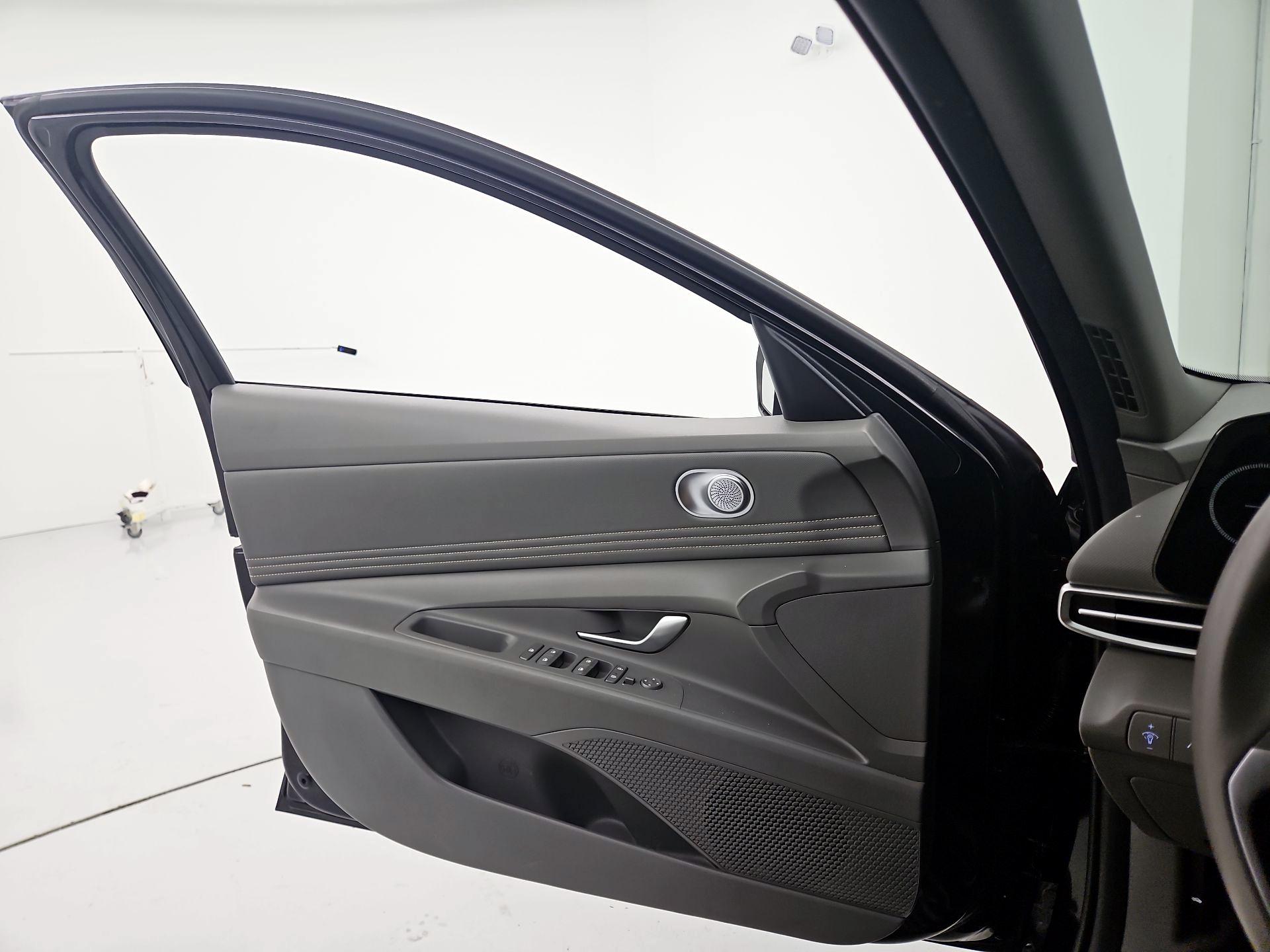 Thumbnail: 2023 Toyota RAV4 - 12