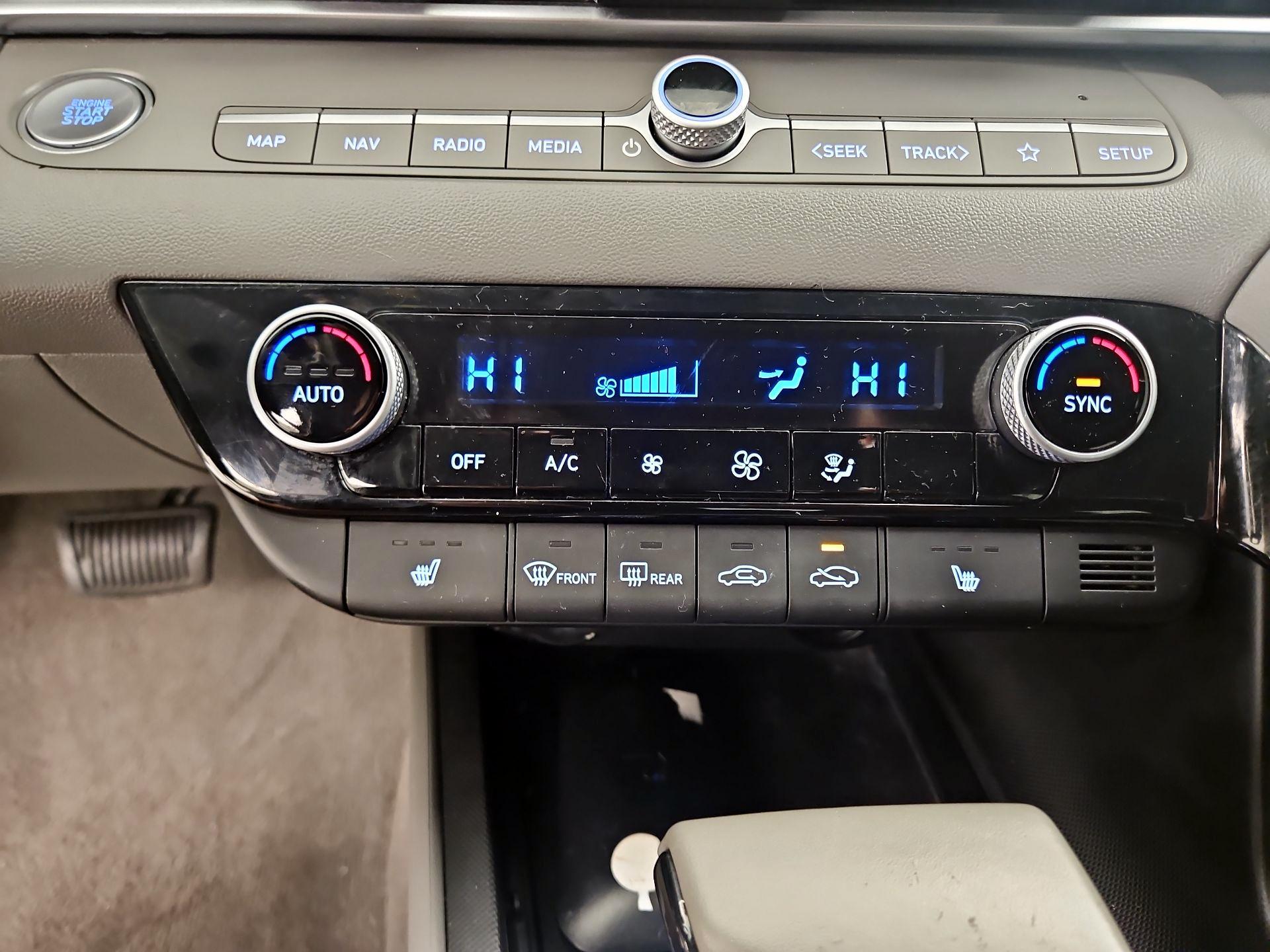 Thumbnail: 2023 Toyota RAV4 - 17