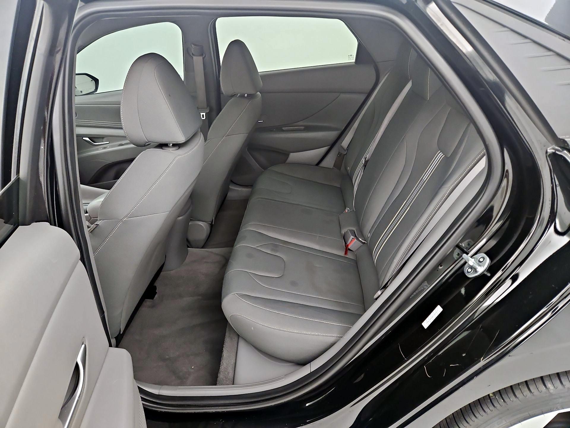 Thumbnail: 2023 Toyota RAV4 - 20