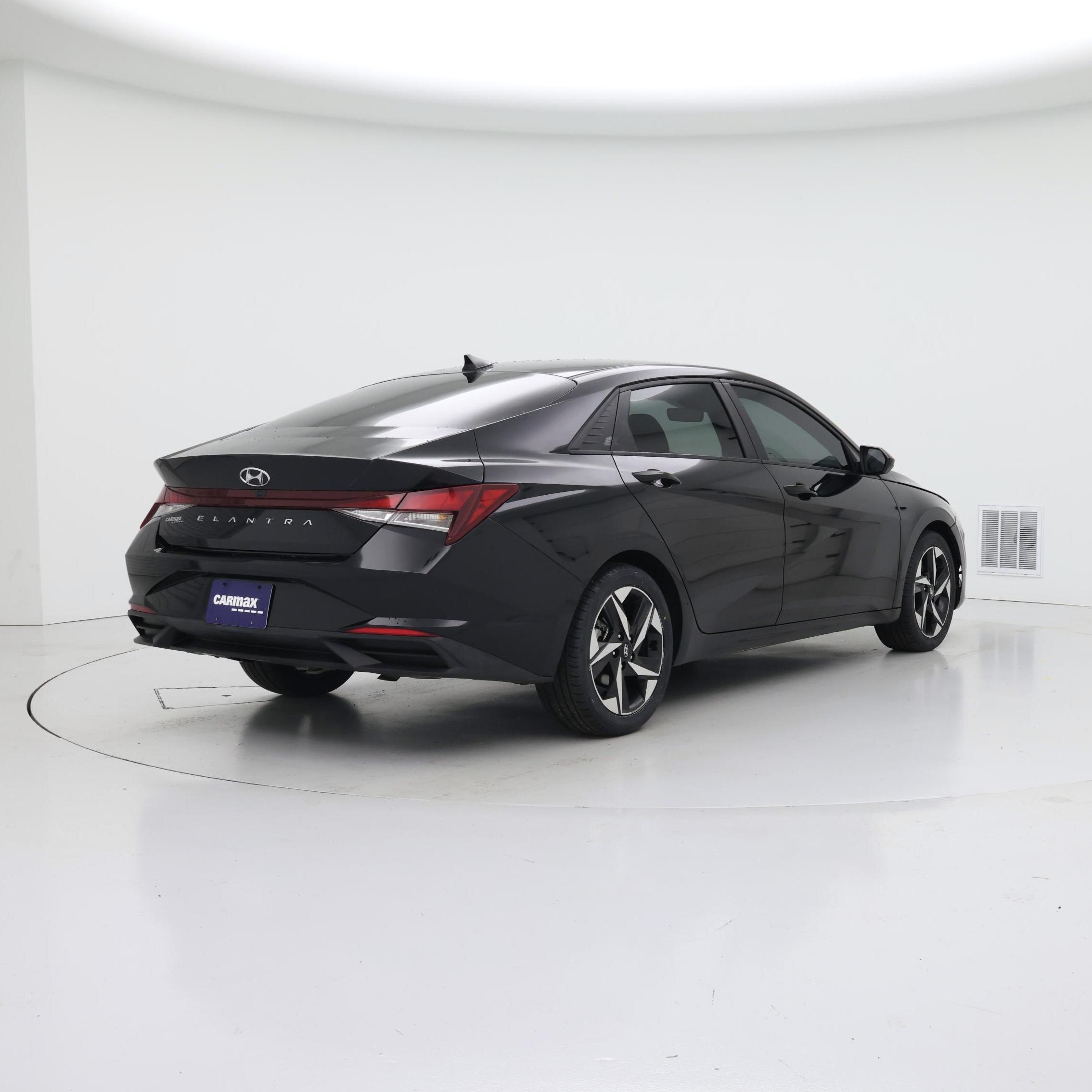 Thumbnail: 2023 Toyota RAV4 - 8