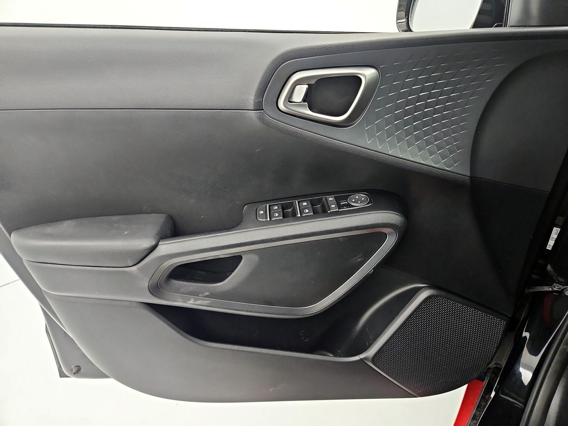 Thumbnail: 2021 Kia Soul - 12