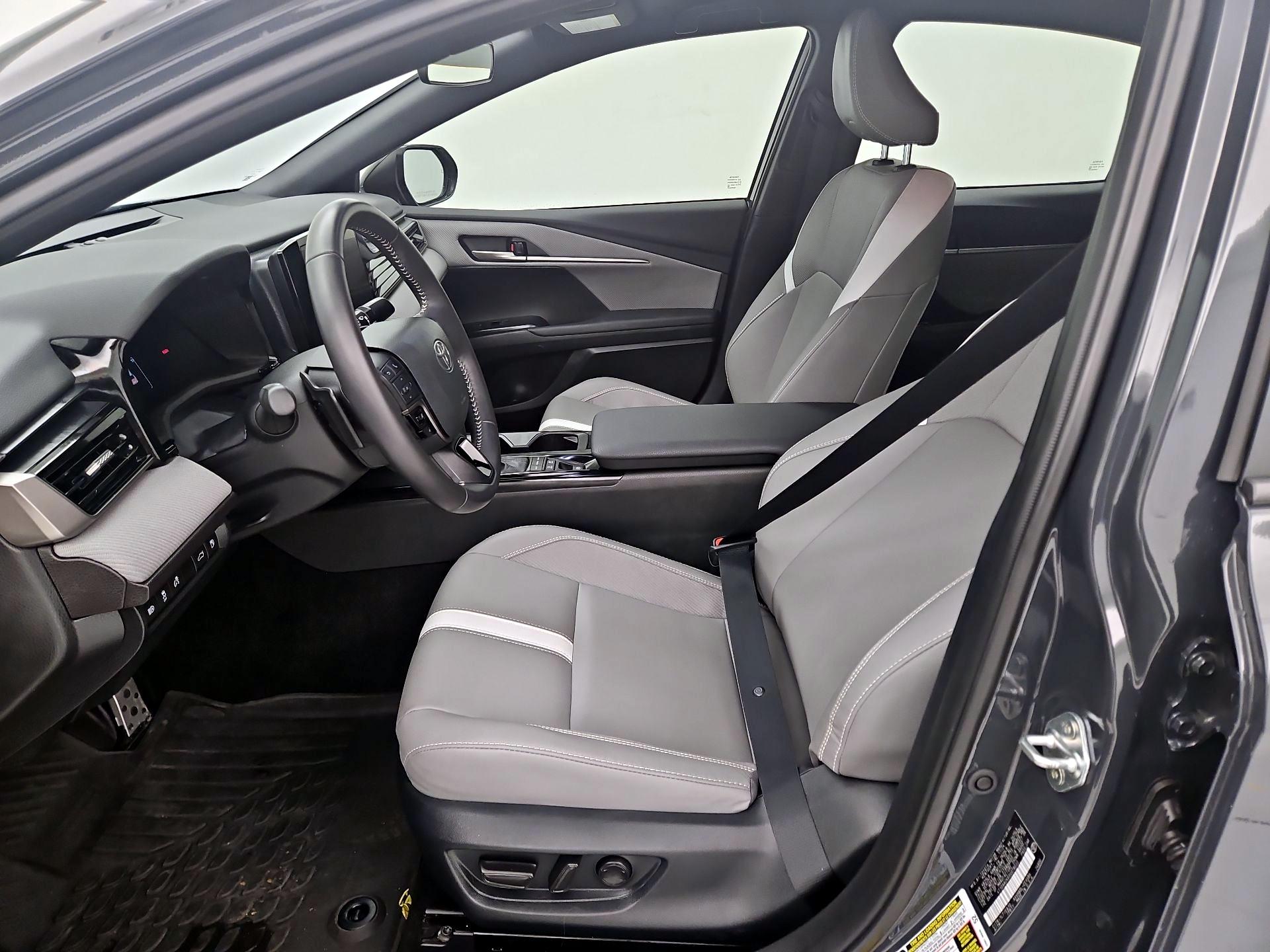 Thumbnail: 2025 Toyota Camry - 11