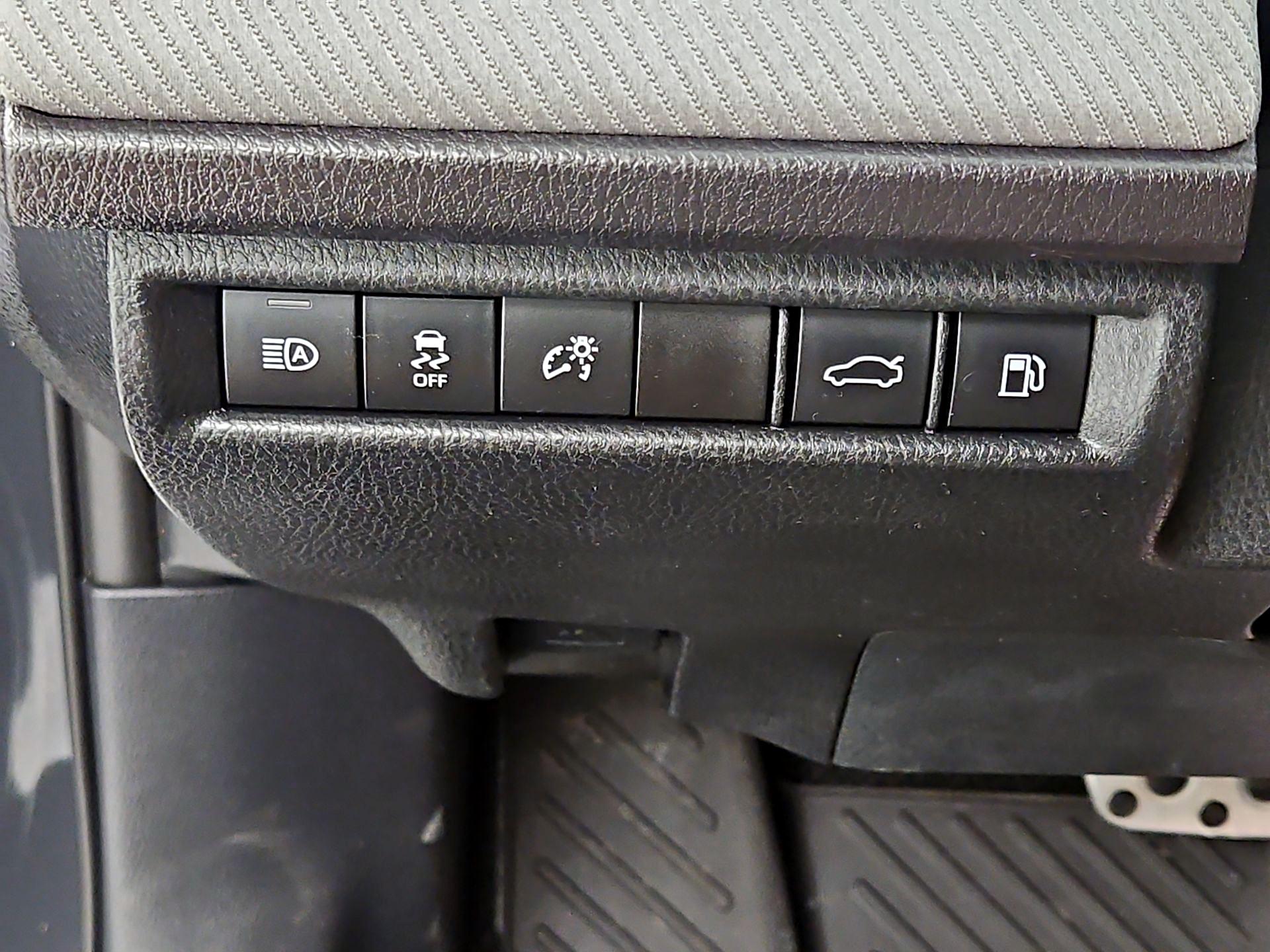 Thumbnail: 2025 Toyota Camry - 13