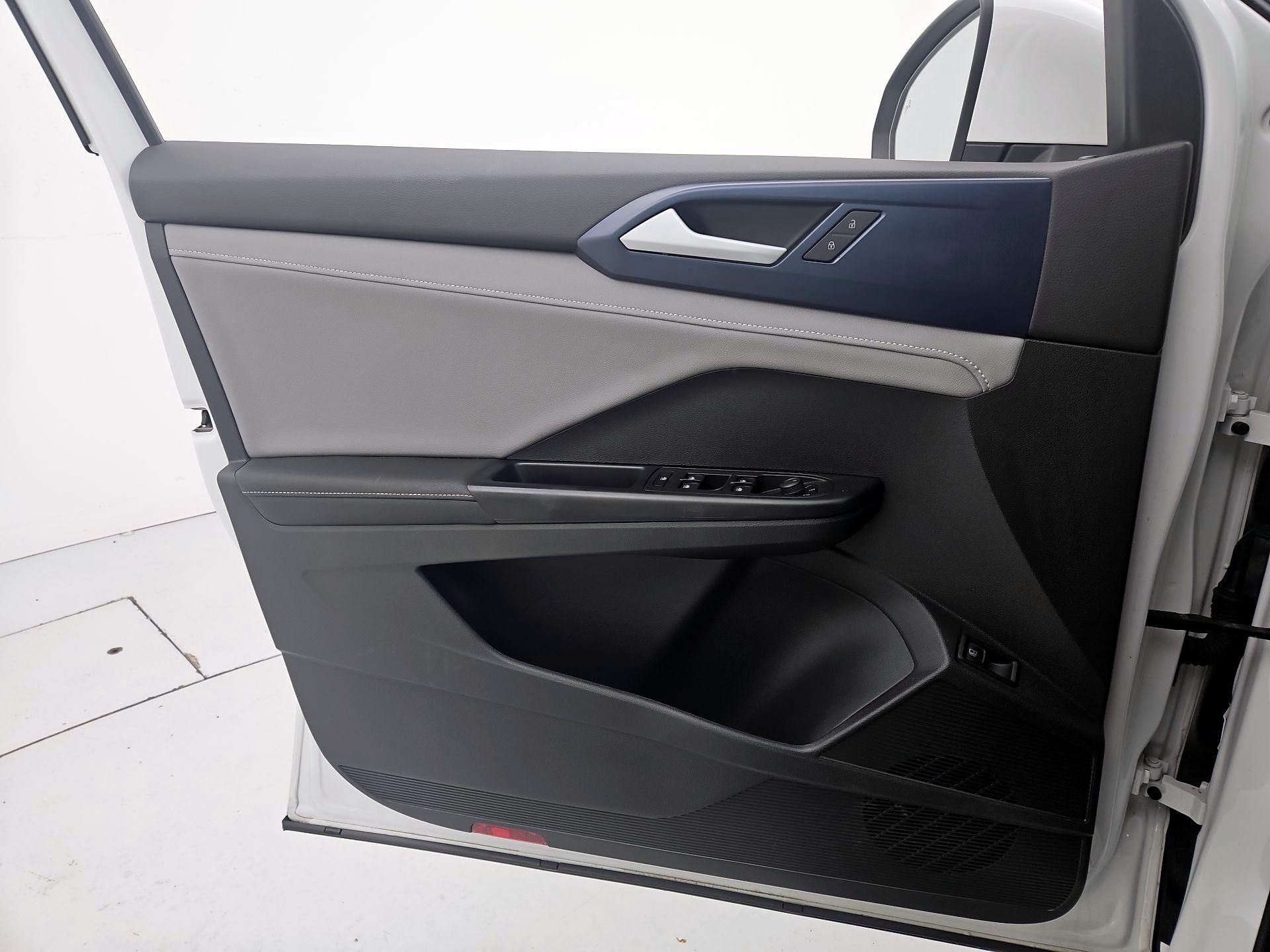 Thumbnail: 2024 Volkswagen Taos - 12