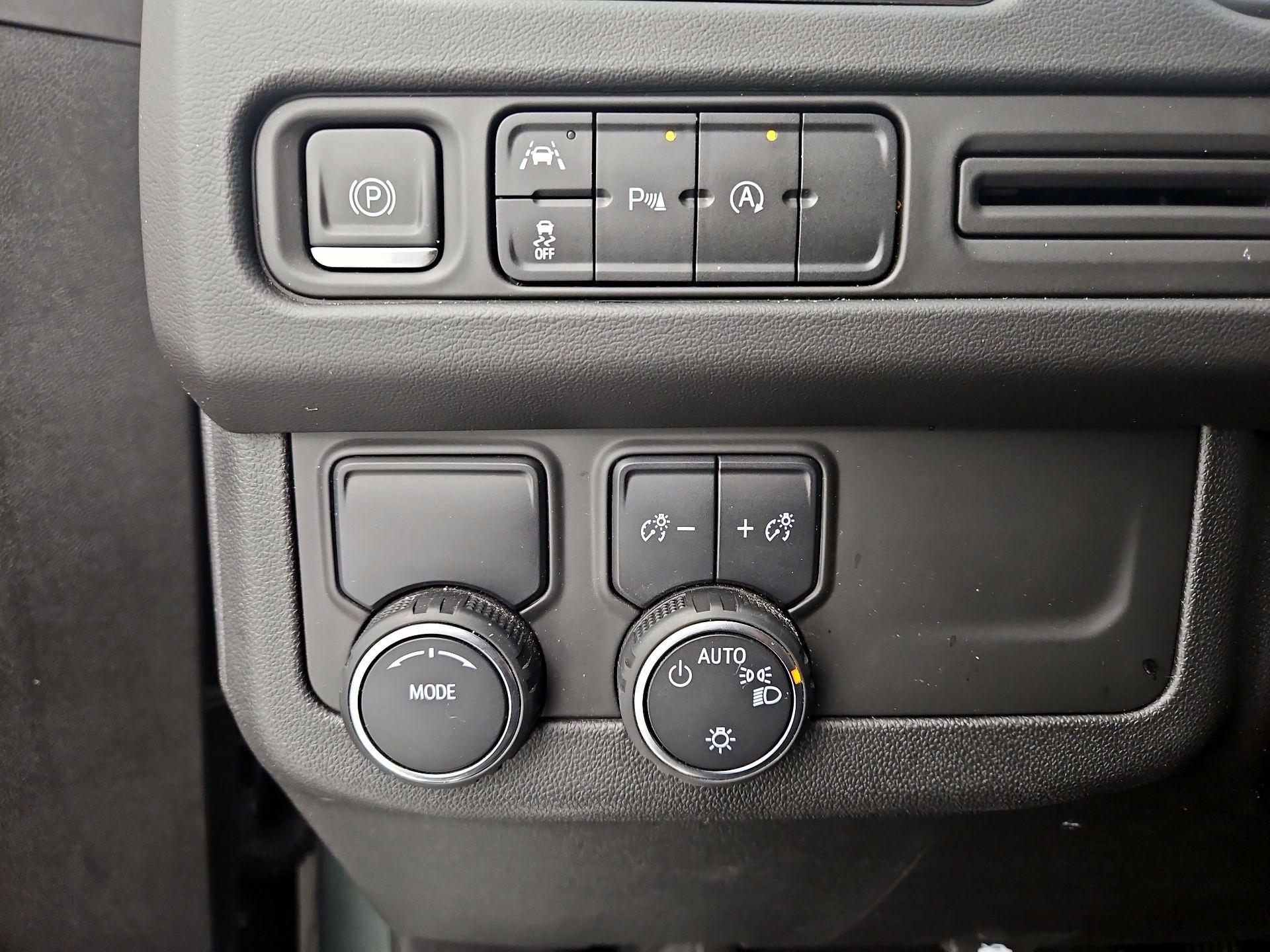 Thumbnail: 2023 Chevrolet Suburban - 13