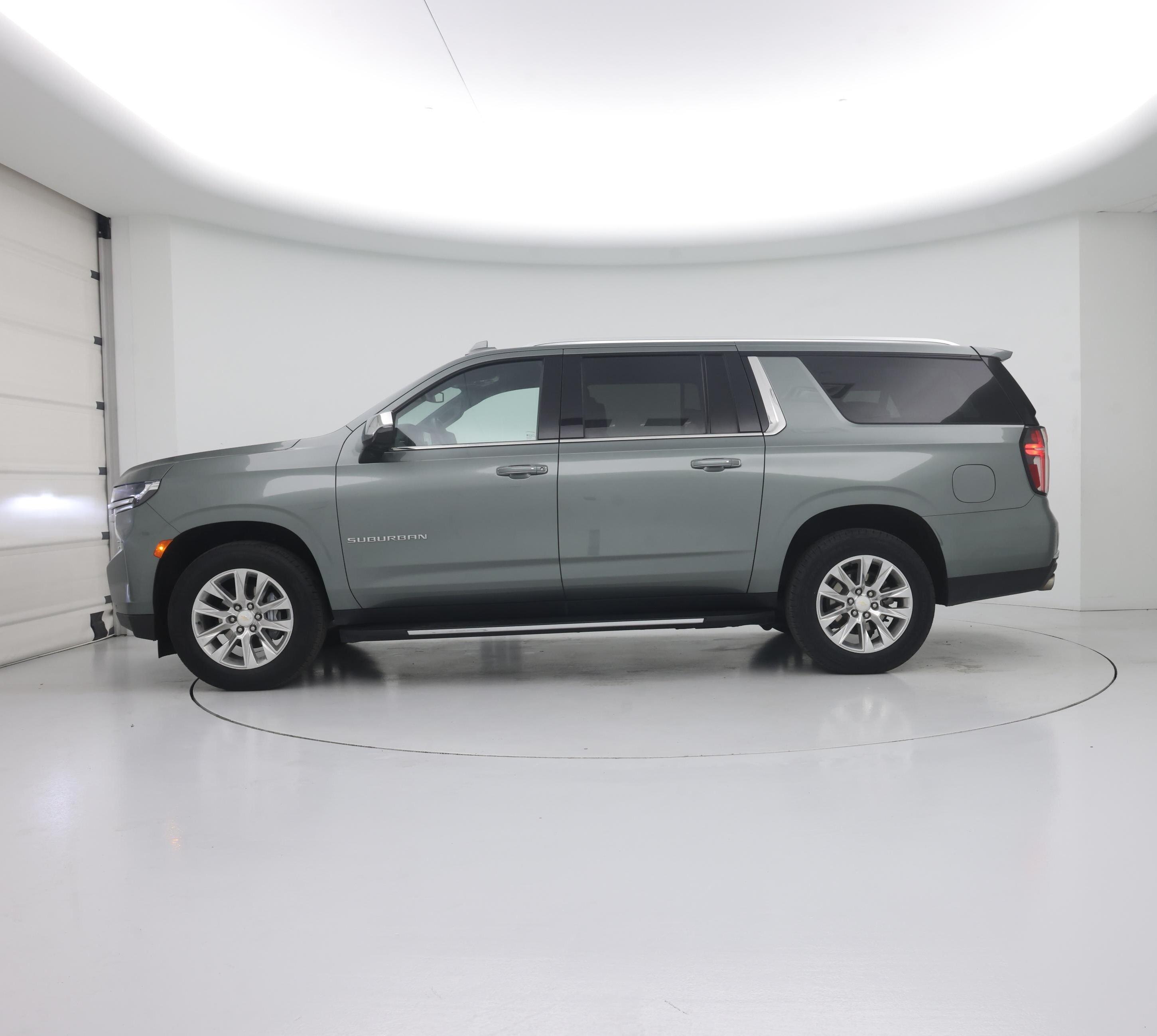 Thumbnail: 2023 Chevrolet Suburban - 3