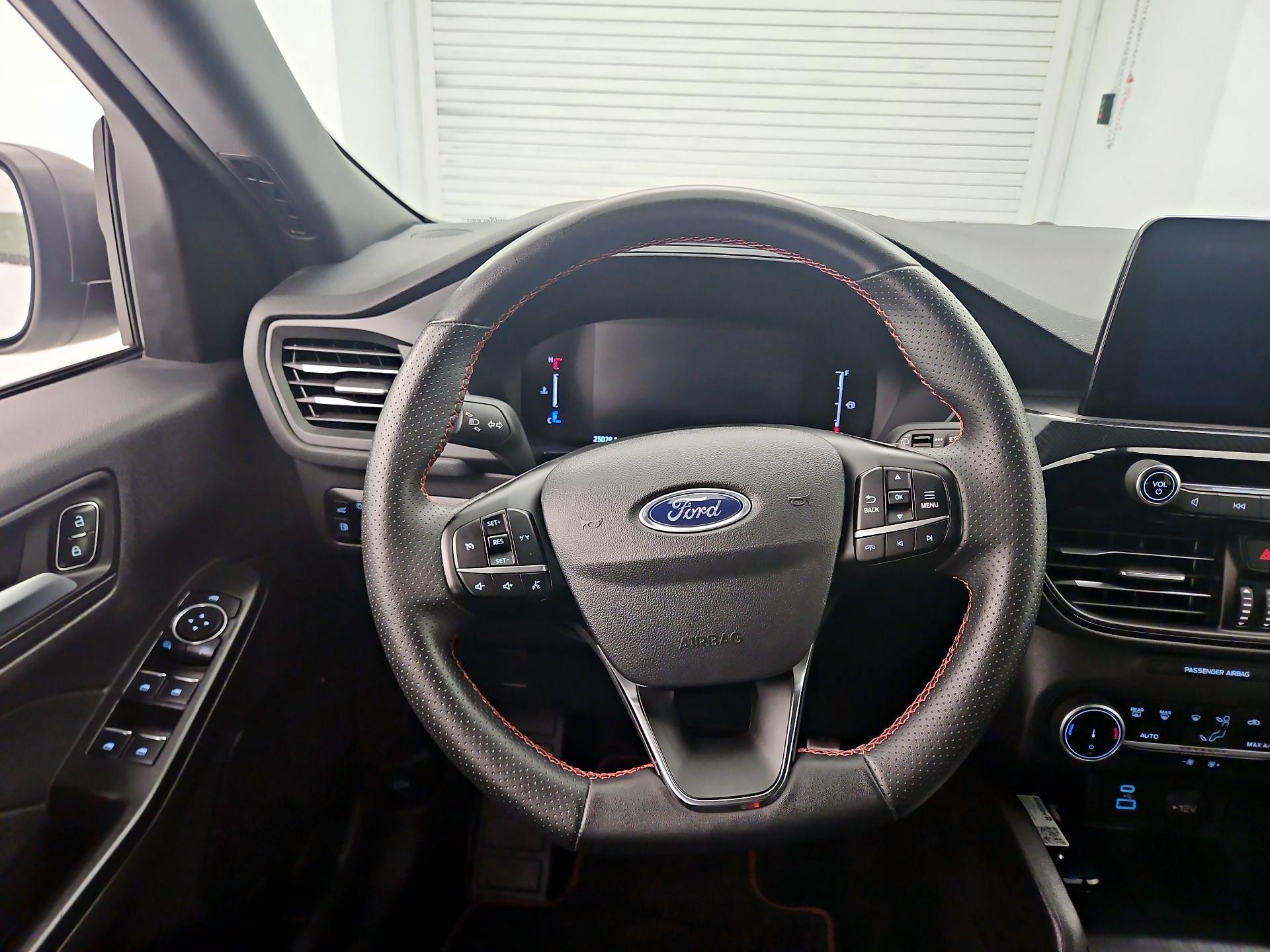 Thumbnail: 2023 Ford Escape - 10