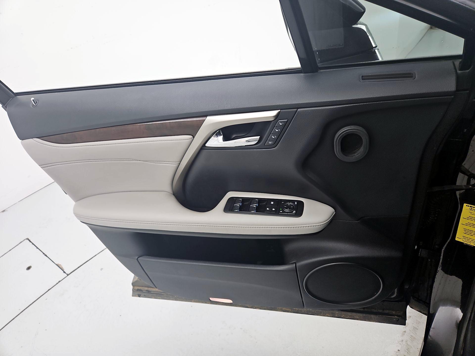 Thumbnail: 2018 Lexus RX - 12