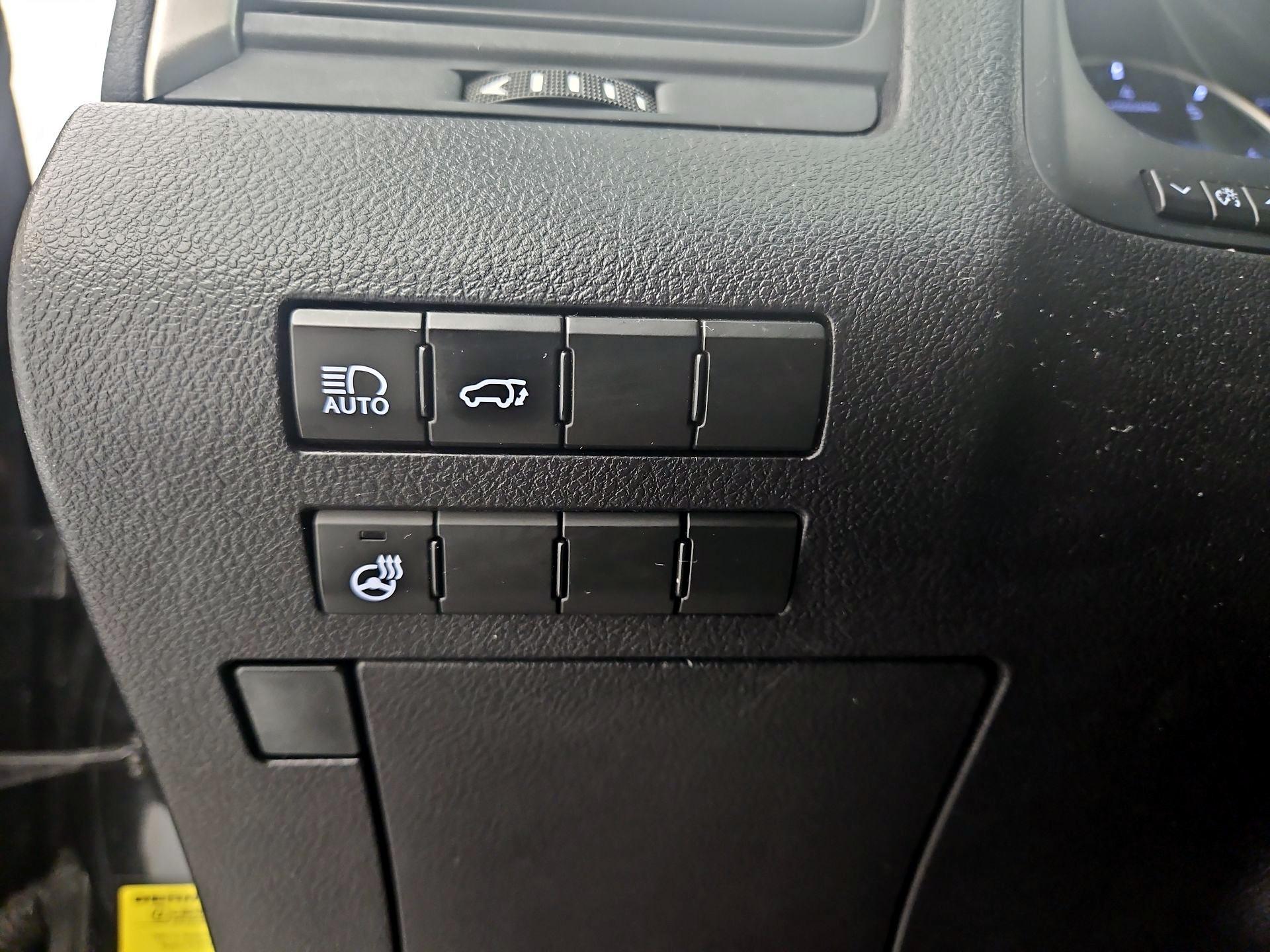 Thumbnail: 2018 Lexus RX - 13