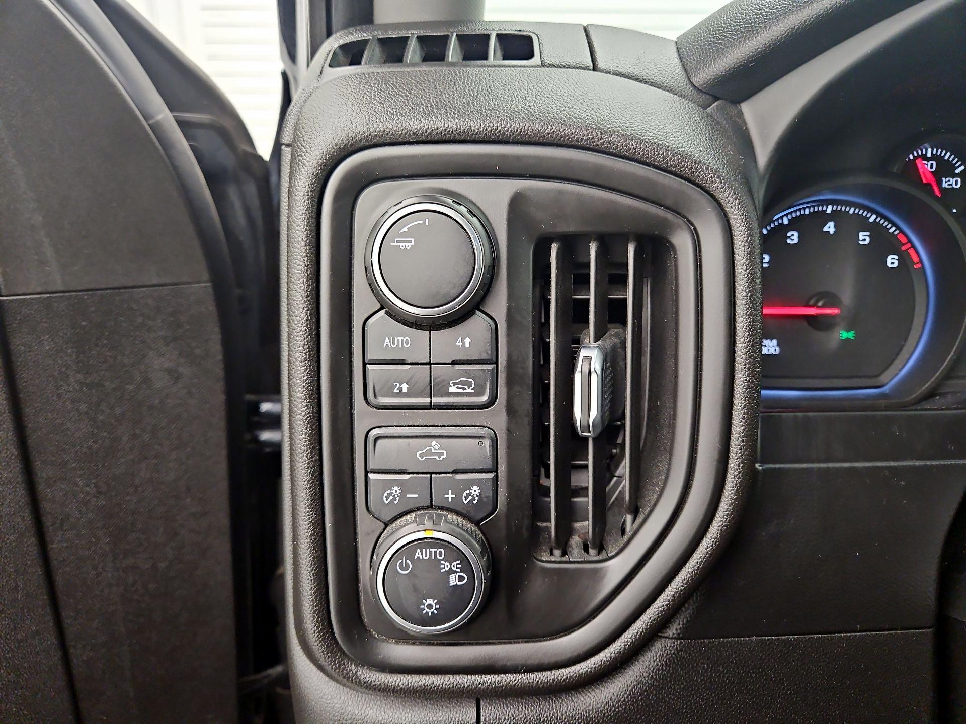 Thumbnail: 2020 Chevrolet Silverado 1500 - 13