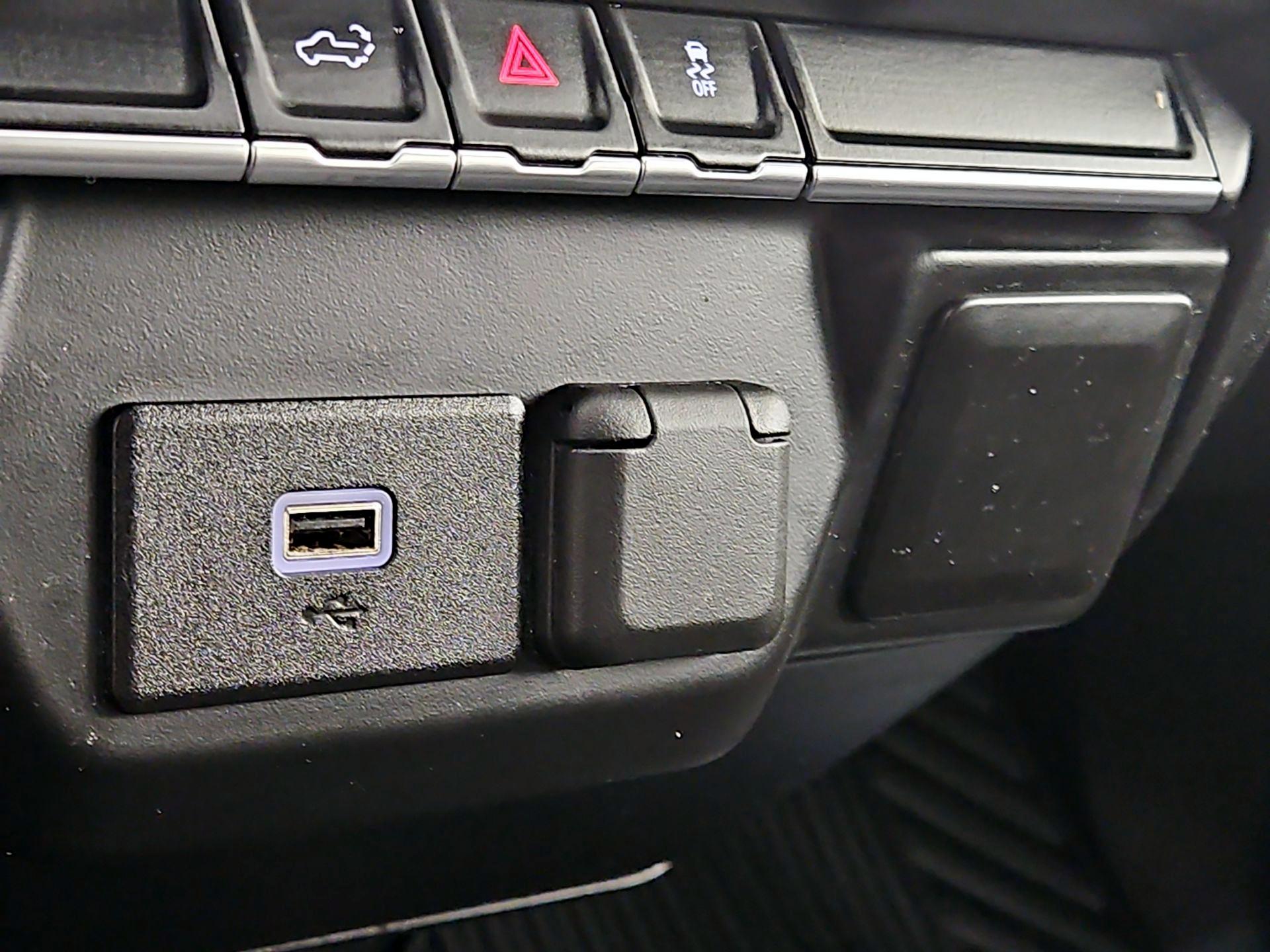 Thumbnail: 2020 Chevrolet Silverado 1500 - 18