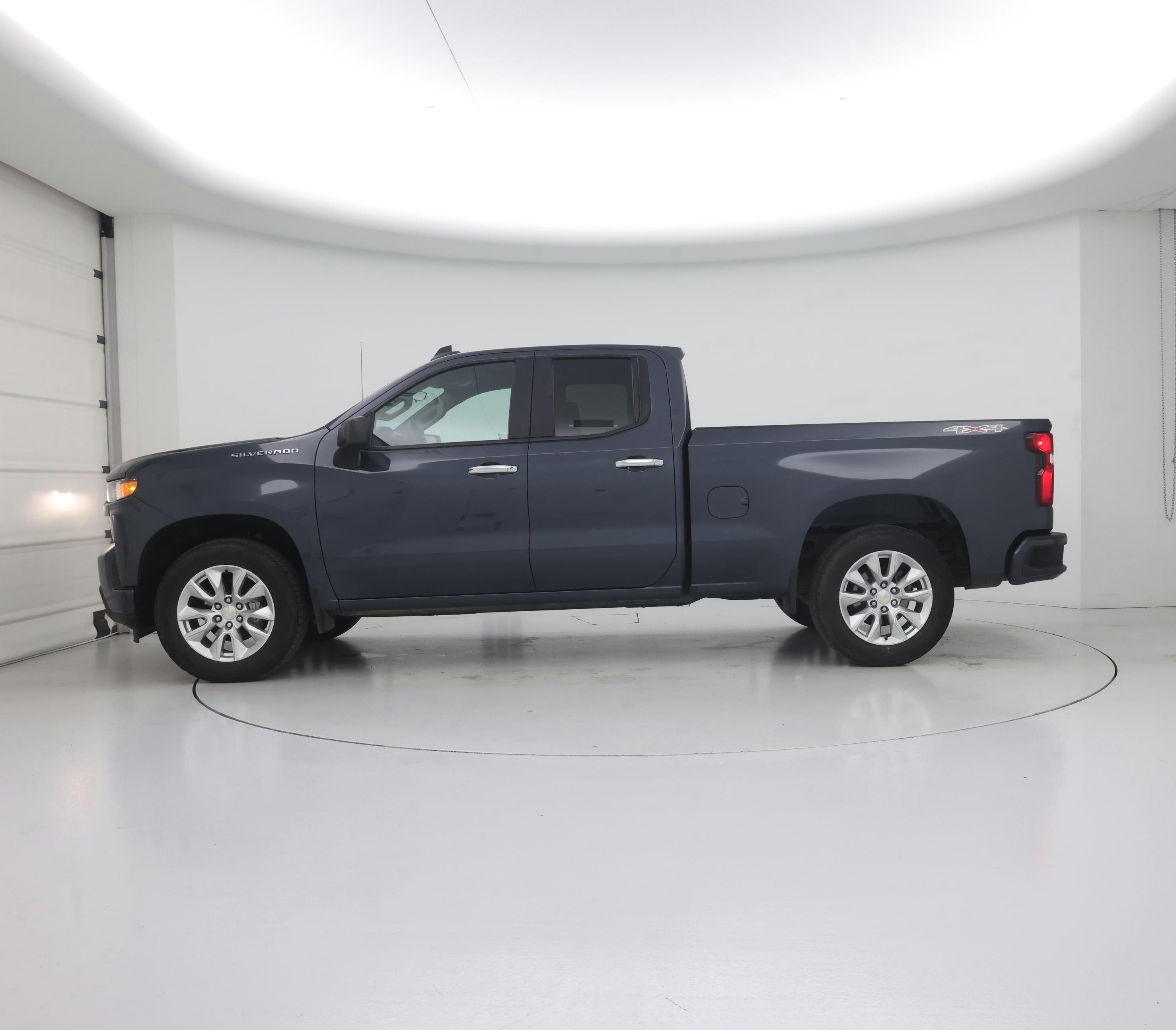 Thumbnail: 2020 Chevrolet Silverado 1500 - 3