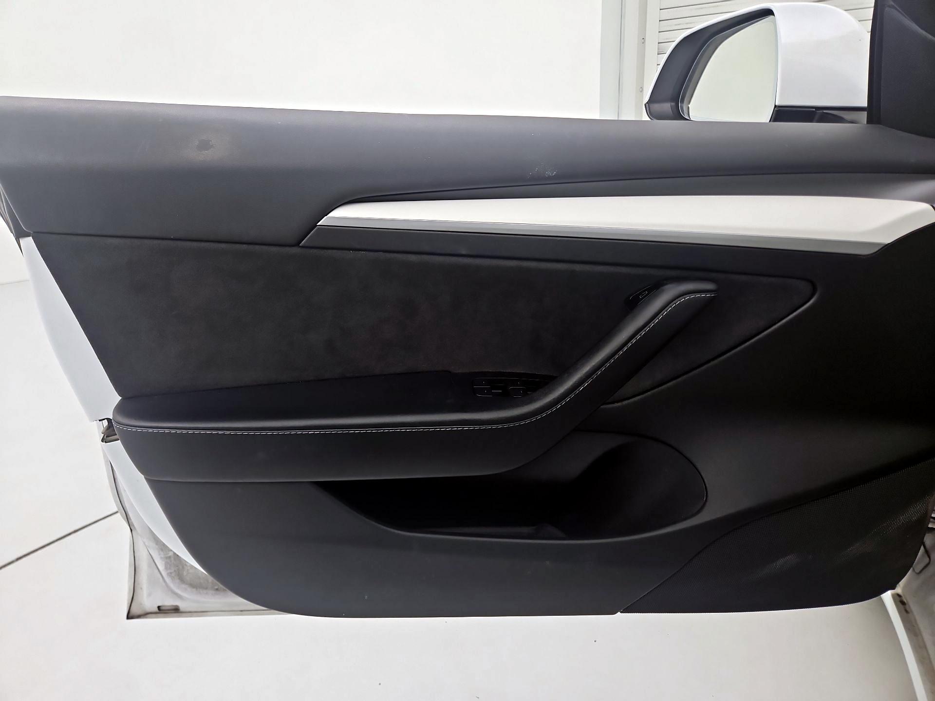 Thumbnail: 2022 Tesla Model 3 - 12