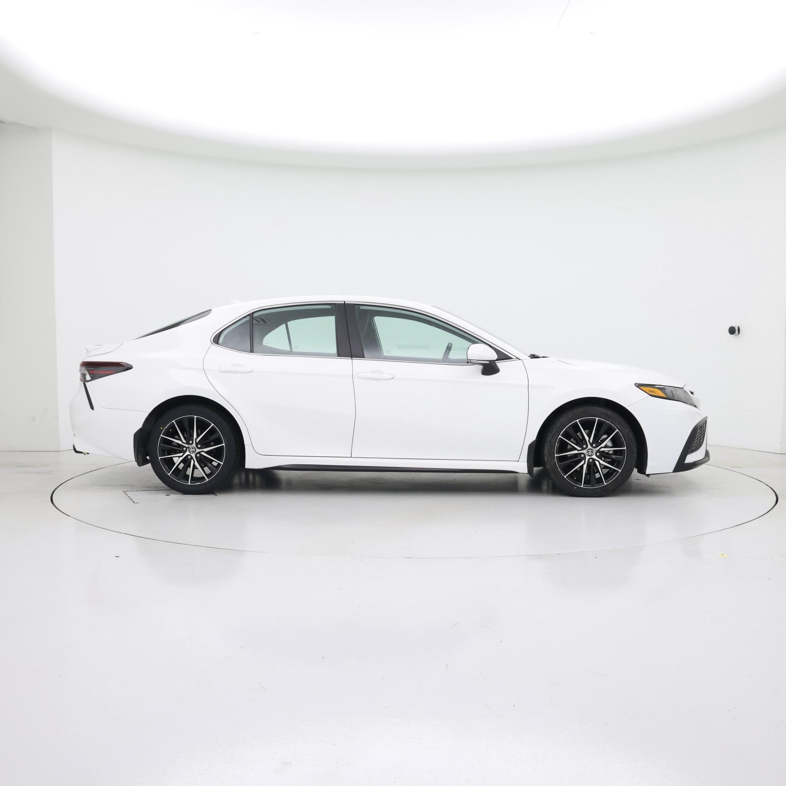 Thumbnail: 2023 Toyota Camry - 7