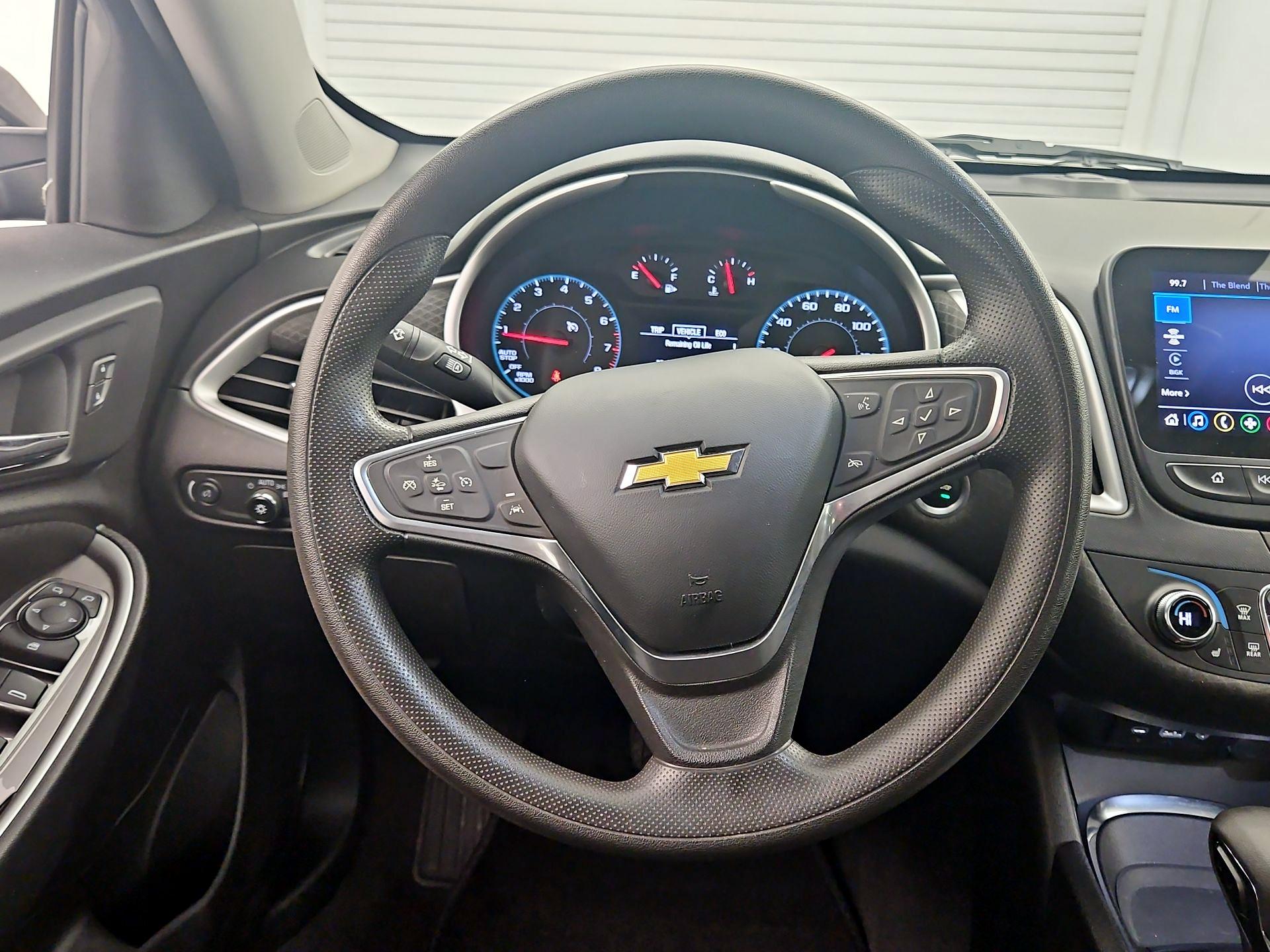 Thumbnail: 2023 Chevrolet Malibu - 10