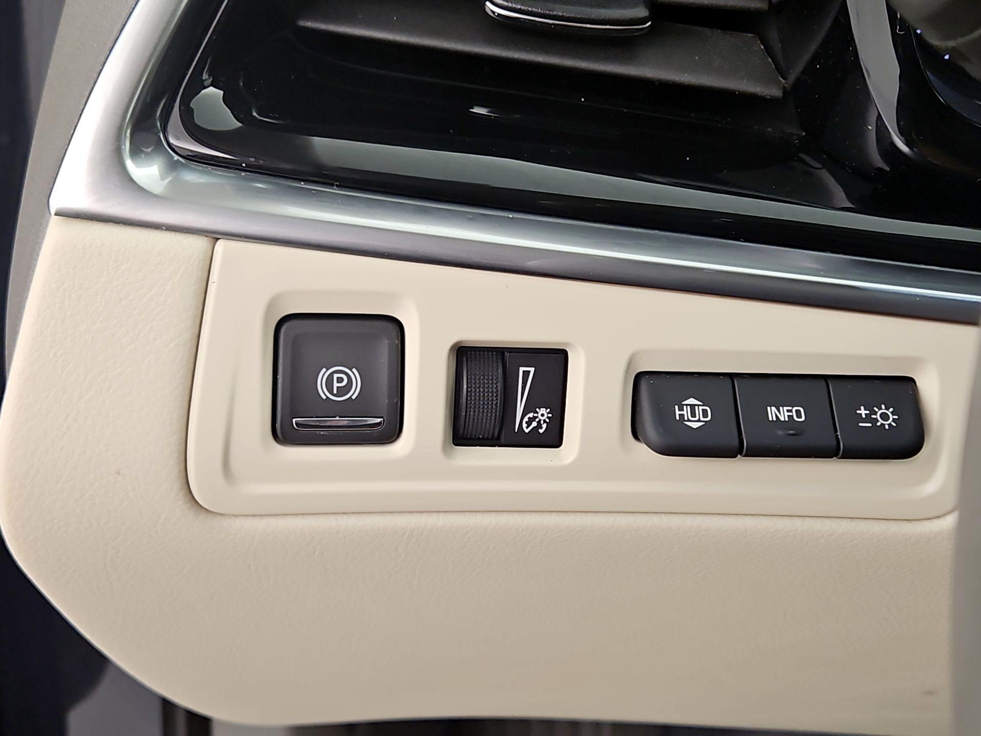 Thumbnail: 2024 Cadillac XT6 - 13