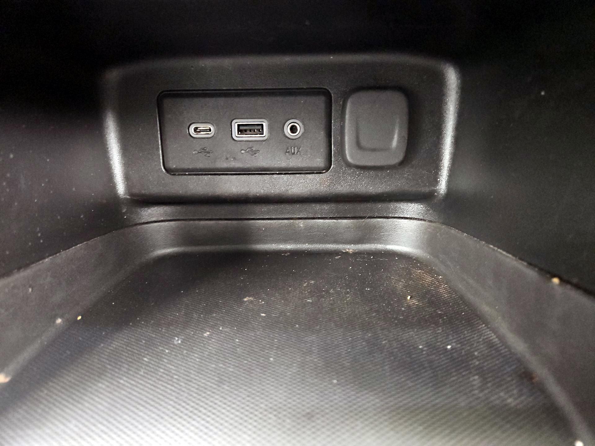 Thumbnail: 2020 Chevrolet Equinox - 18