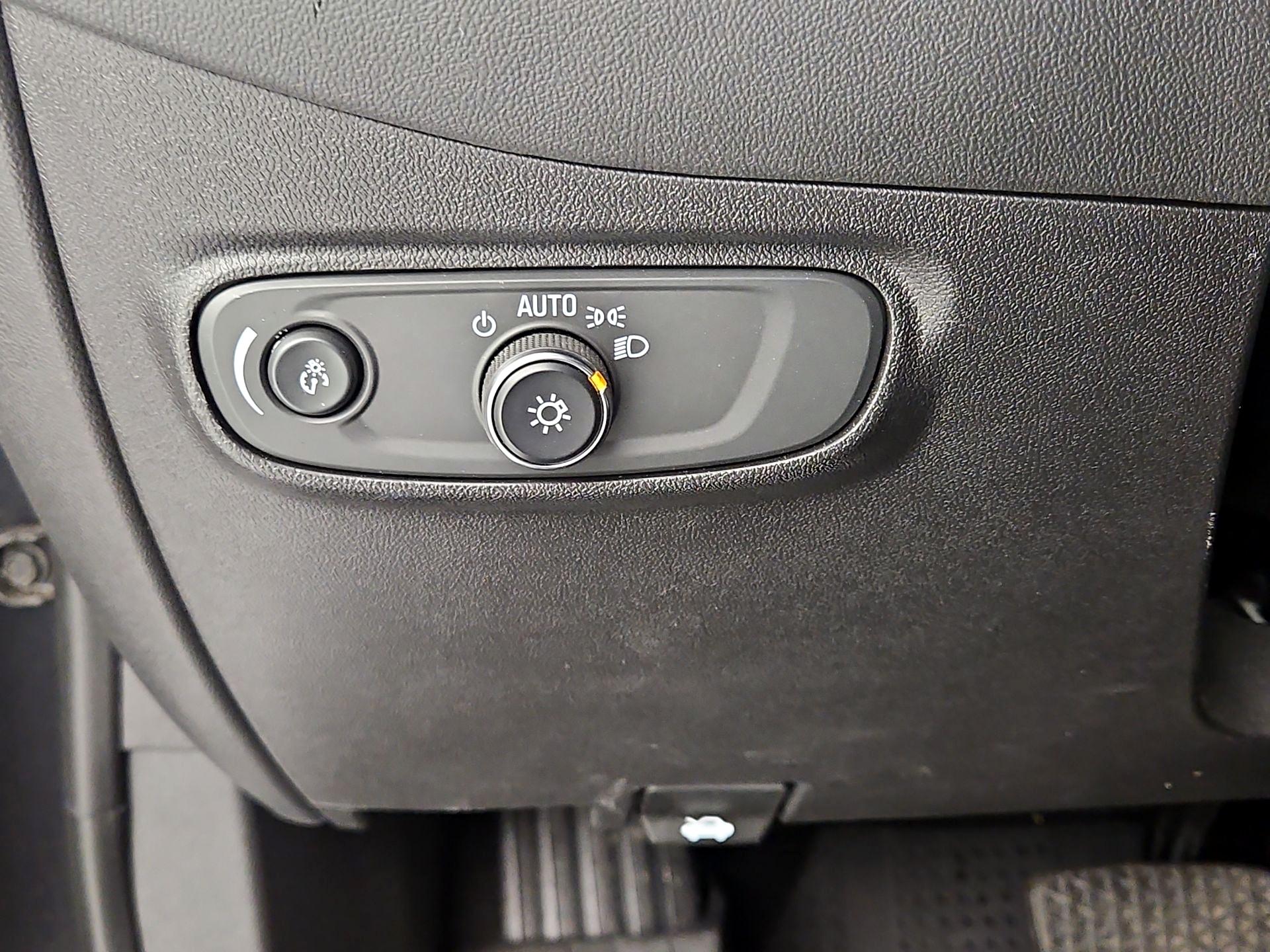 Thumbnail: 2022 Chevrolet Equinox - 13