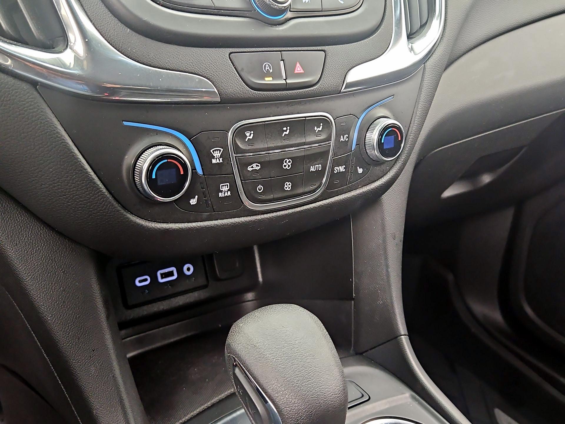 Thumbnail: 2022 Chevrolet Equinox - 16