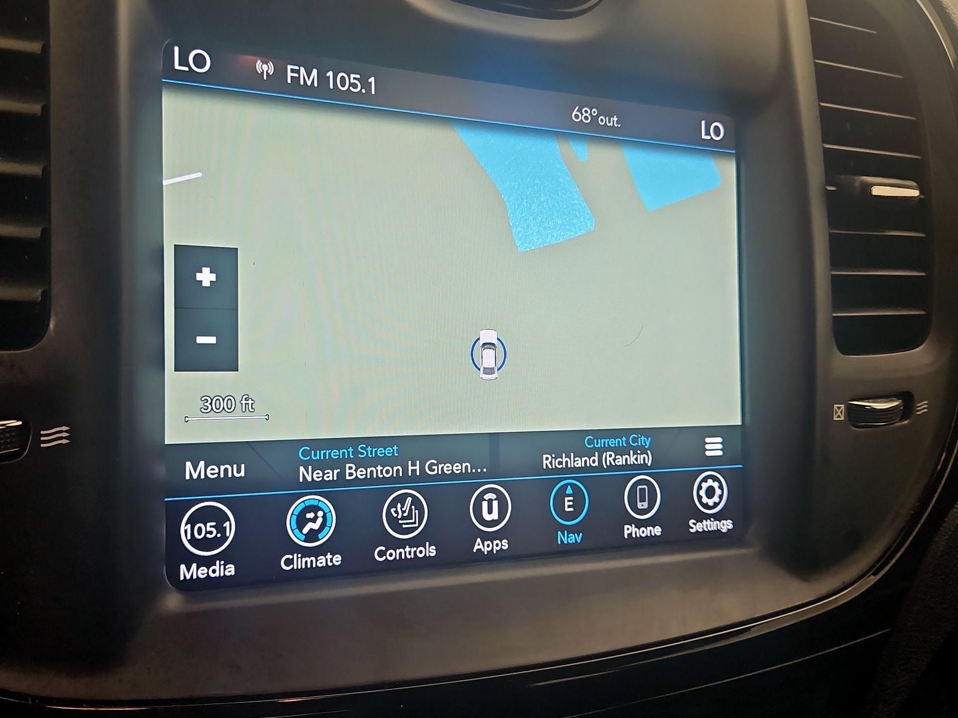 Thumbnail: 2023 Chrysler 300 - 14