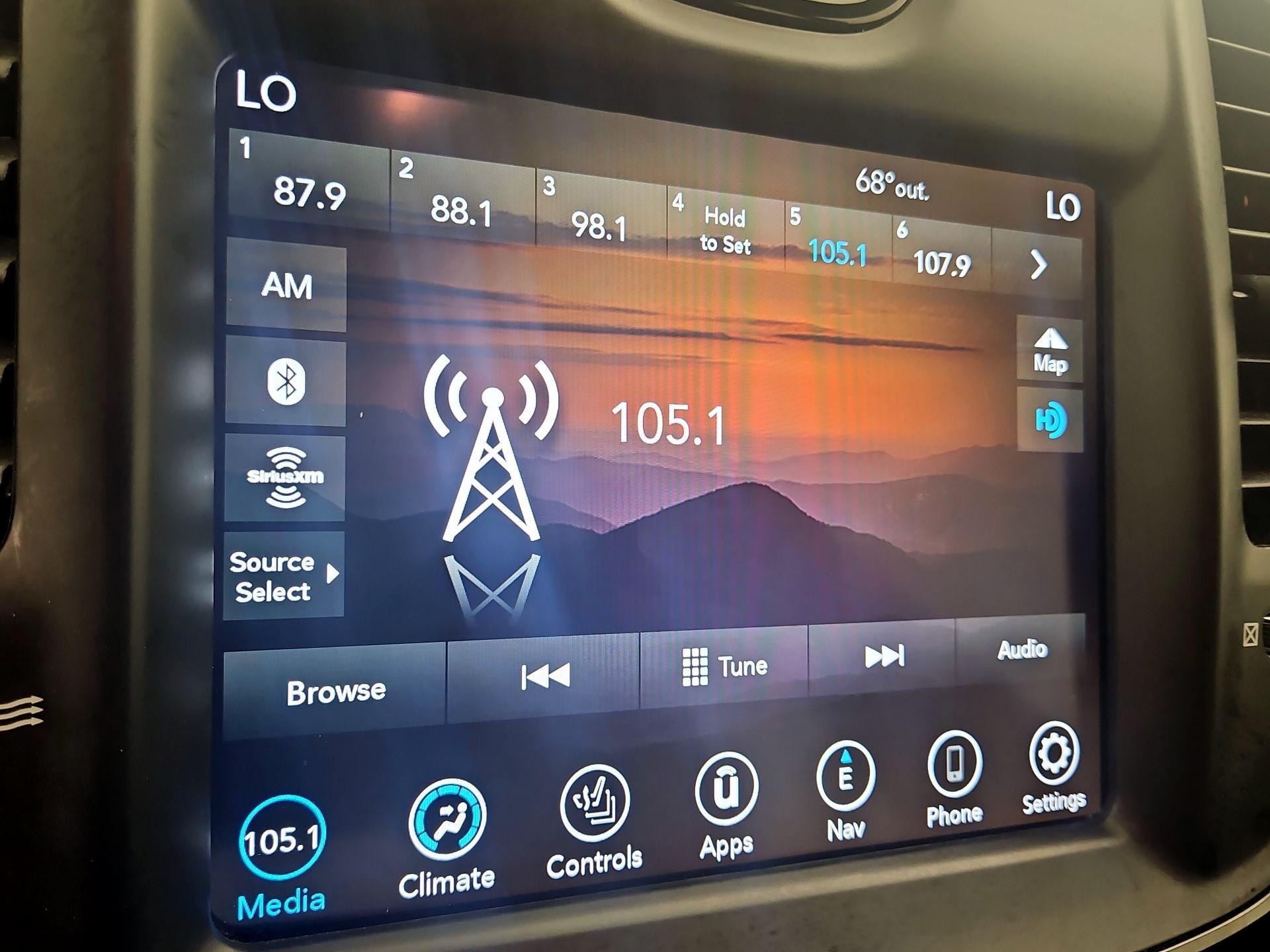 Thumbnail: 2023 Chrysler 300 - 16