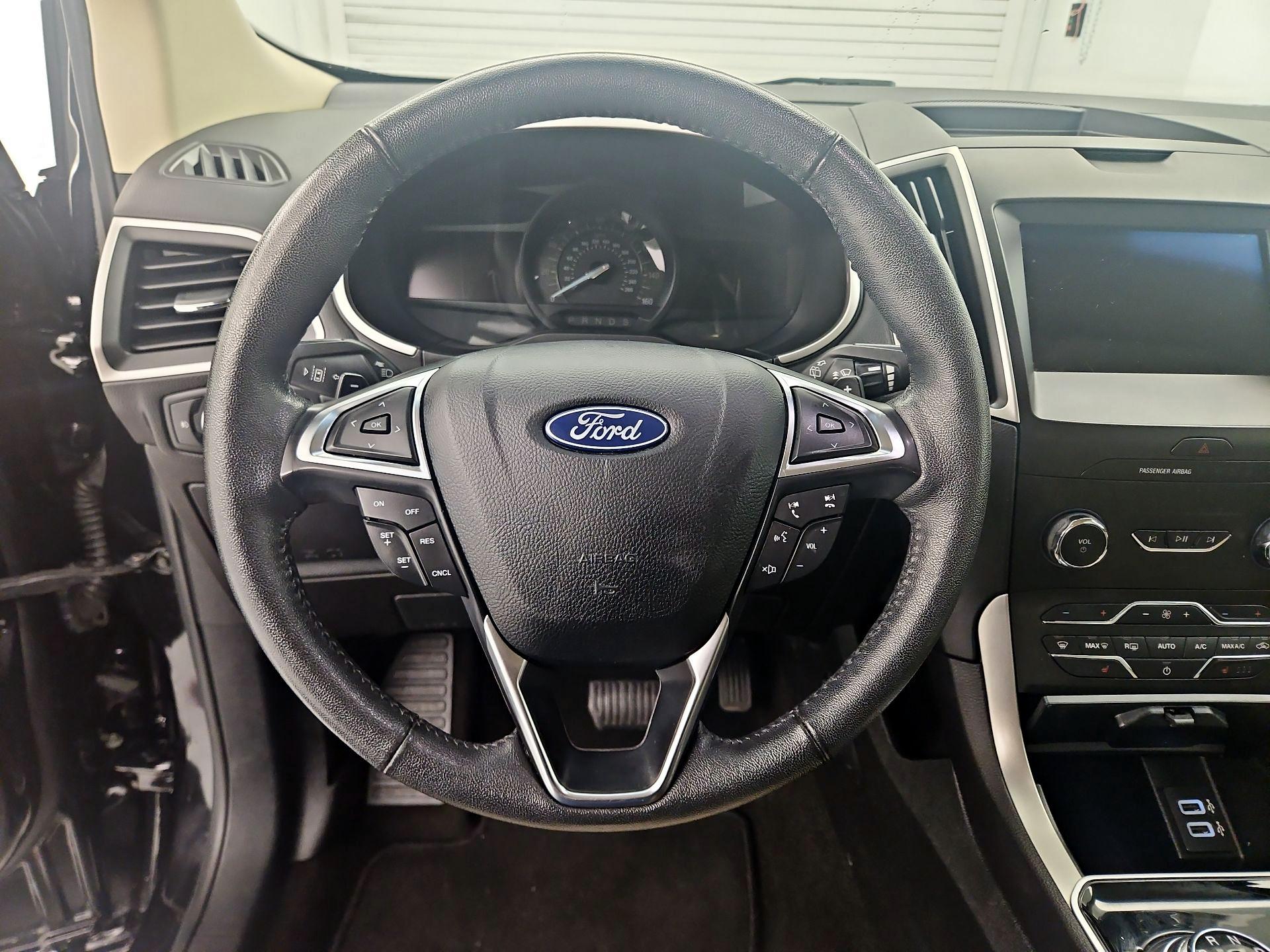 Thumbnail: 2020 Ford Edge - 10