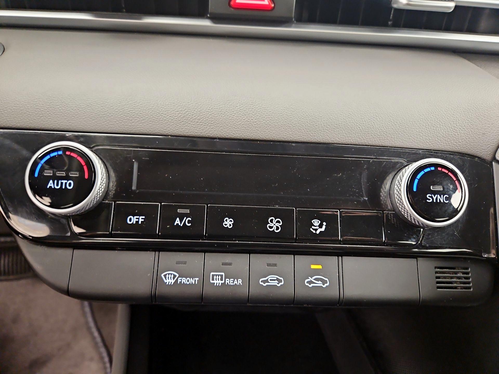 Thumbnail: 2023 Hyundai Elantra - 16