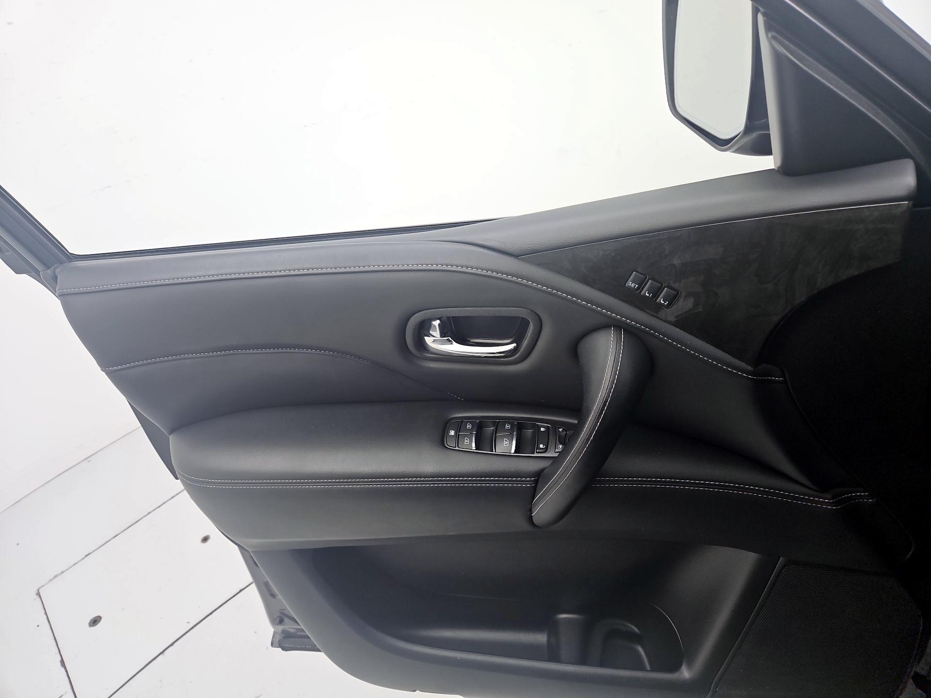 Thumbnail: 2024 INFINITI QX80 - 12