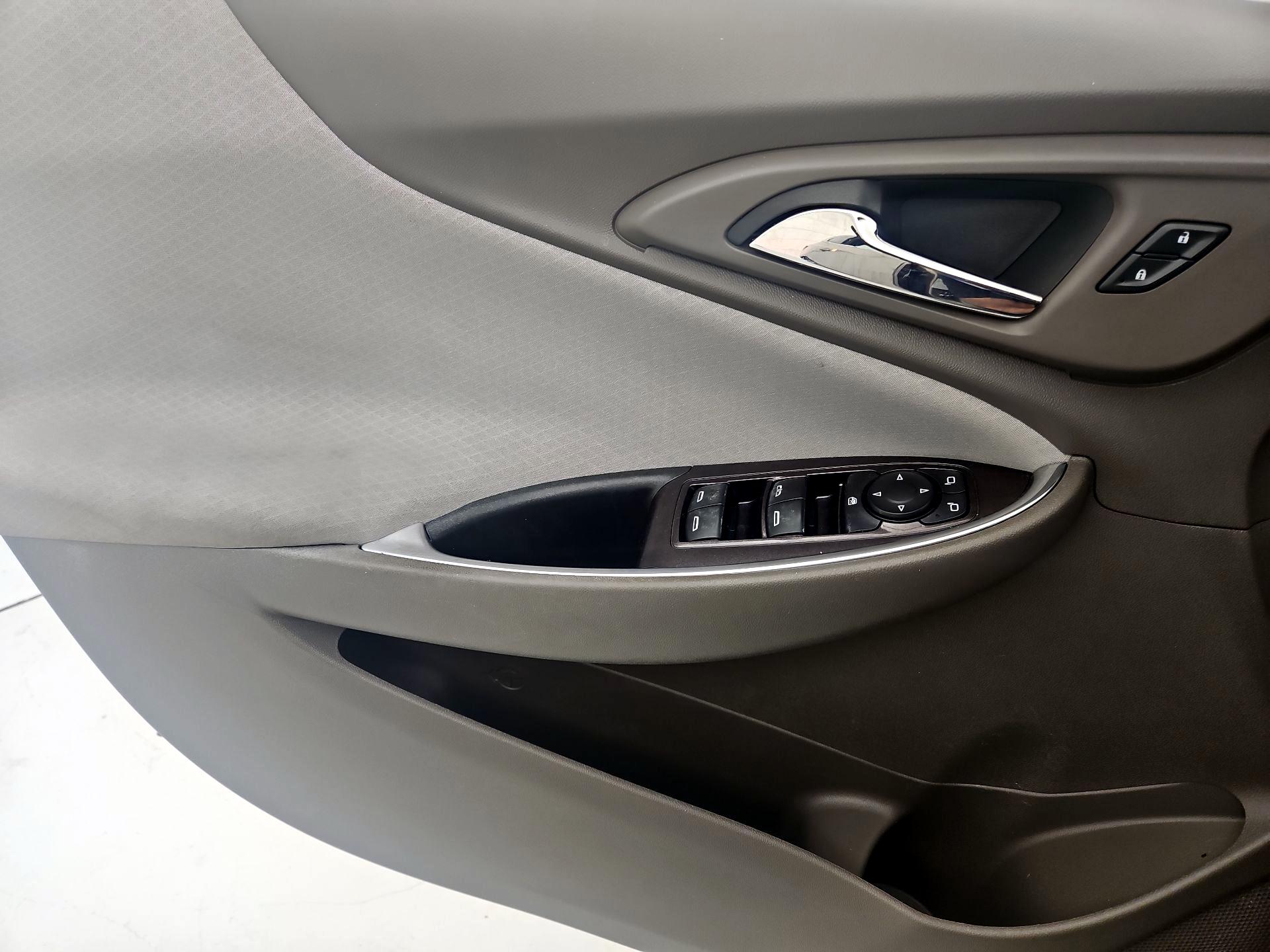 Thumbnail: 2022 Chevrolet Malibu - 12