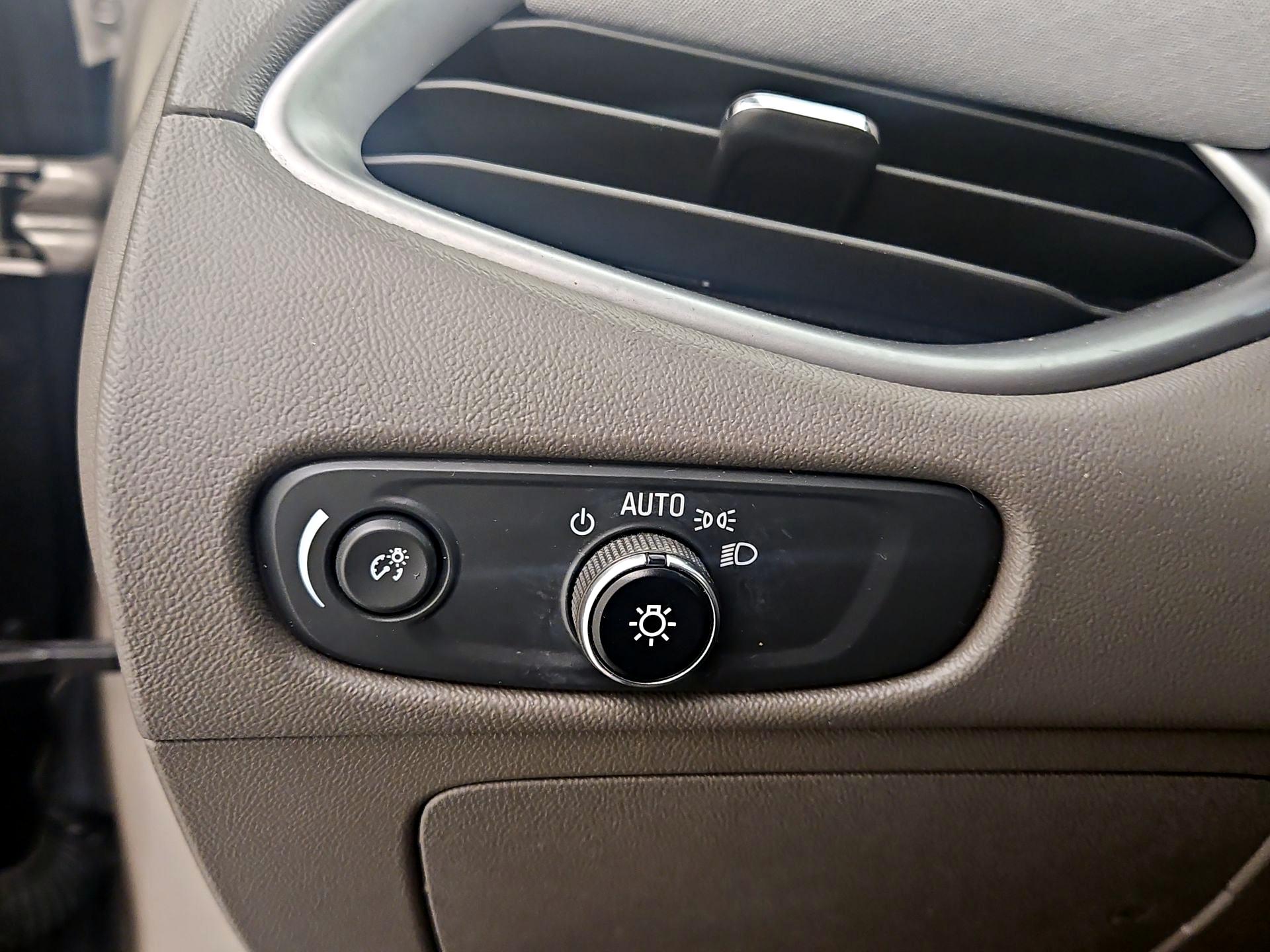 Thumbnail: 2022 Chevrolet Malibu - 13