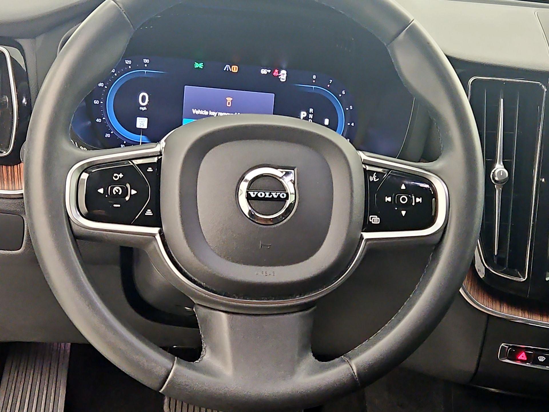 Thumbnail: 2023 Volvo XC60 - 10