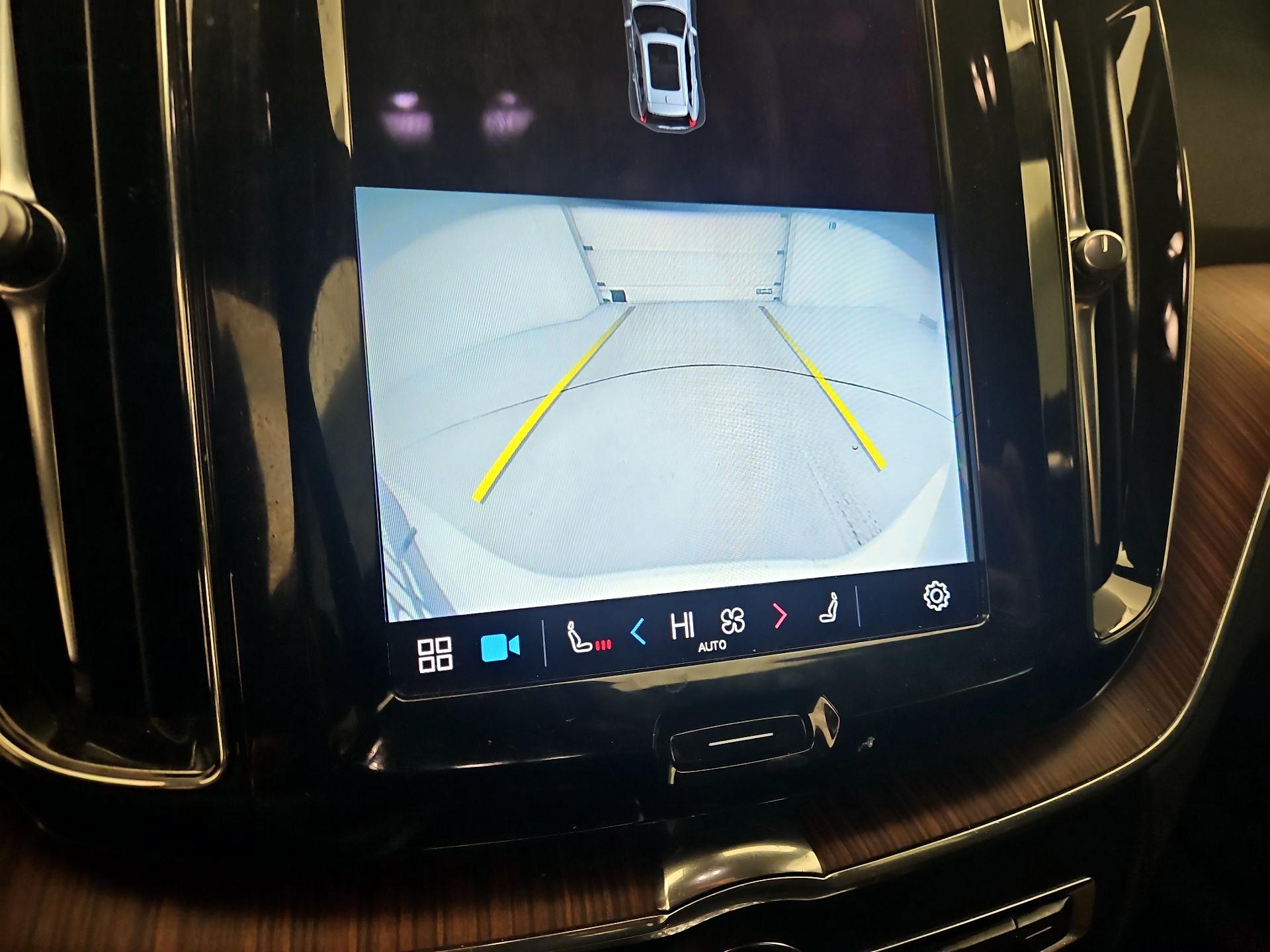 Thumbnail: 2023 Volvo XC60 - 14