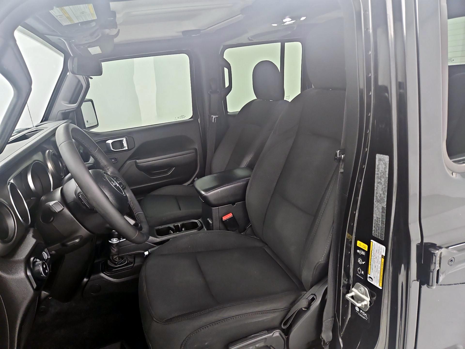 Thumbnail: 2023 Jeep Gladiator - 11