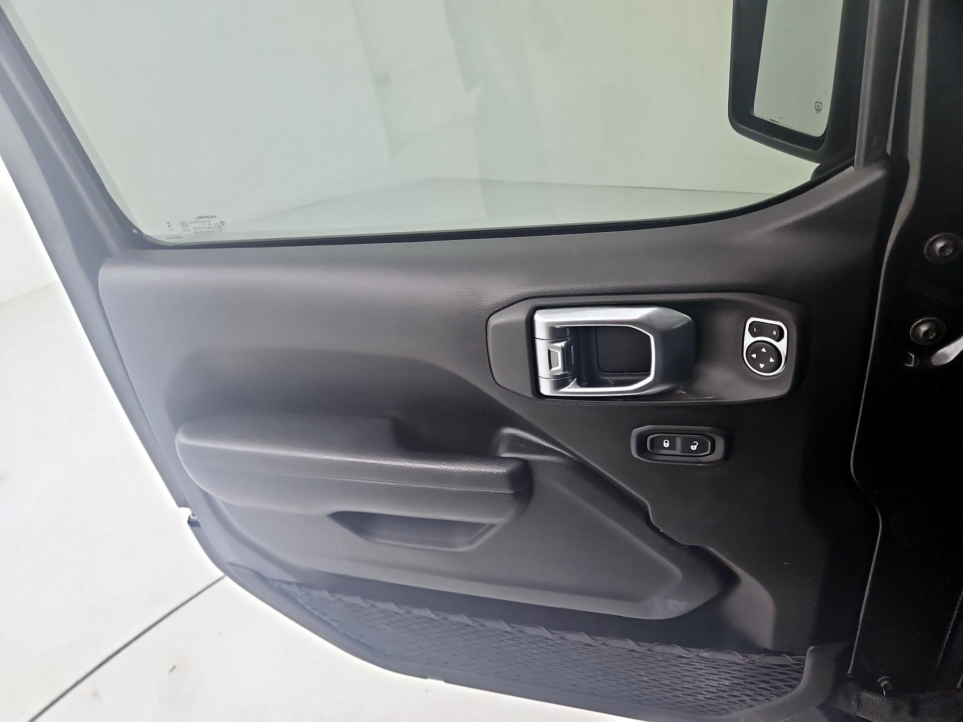 Thumbnail: 2023 Jeep Gladiator - 12