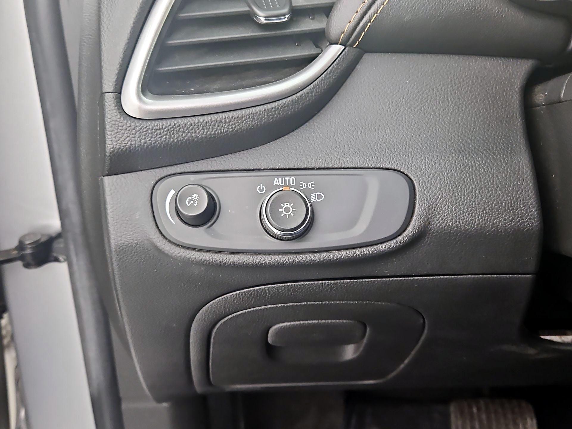 Thumbnail: 2022 Chevrolet Trax - 13