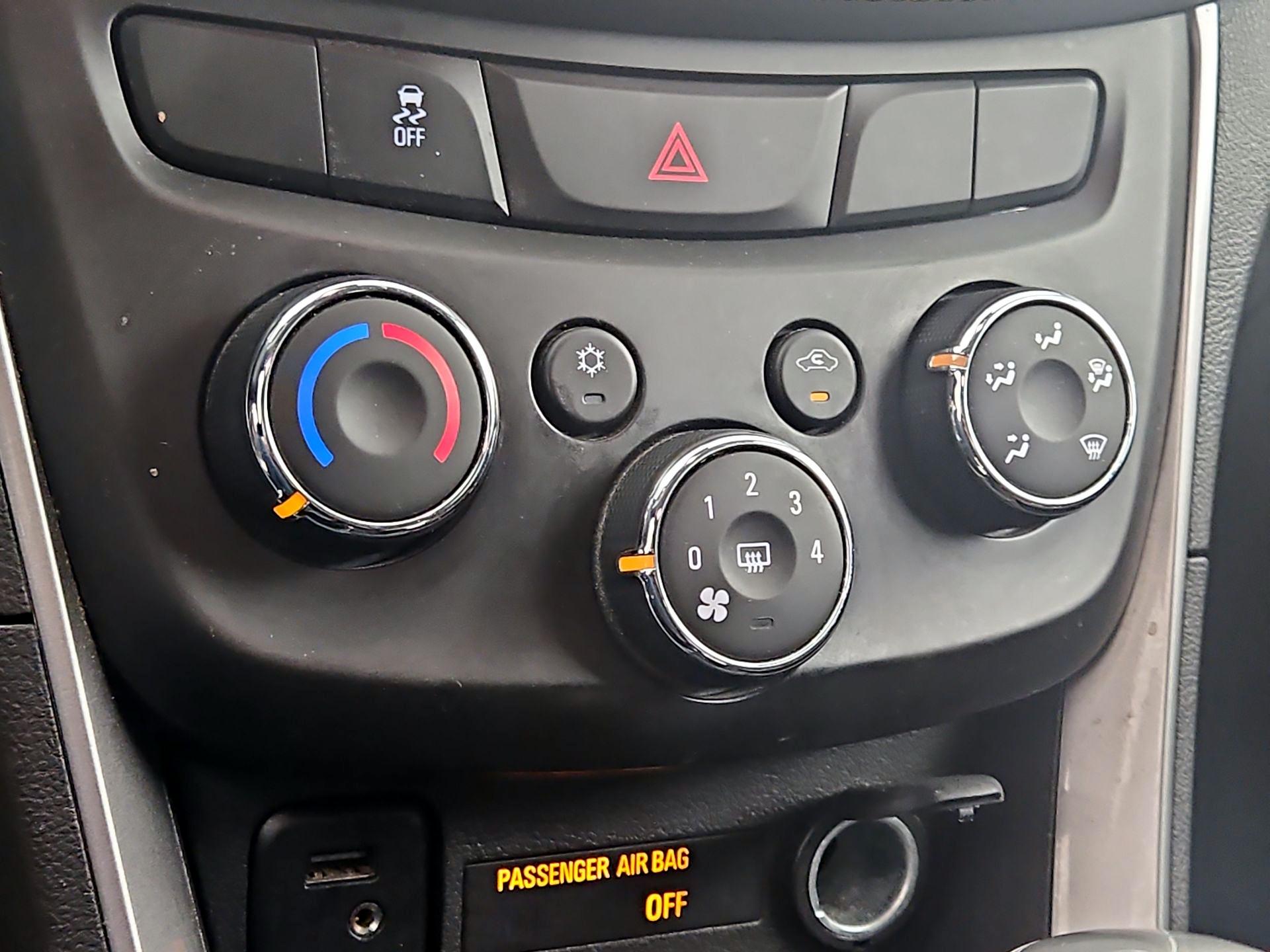 Thumbnail: 2022 Chevrolet Trax - 16