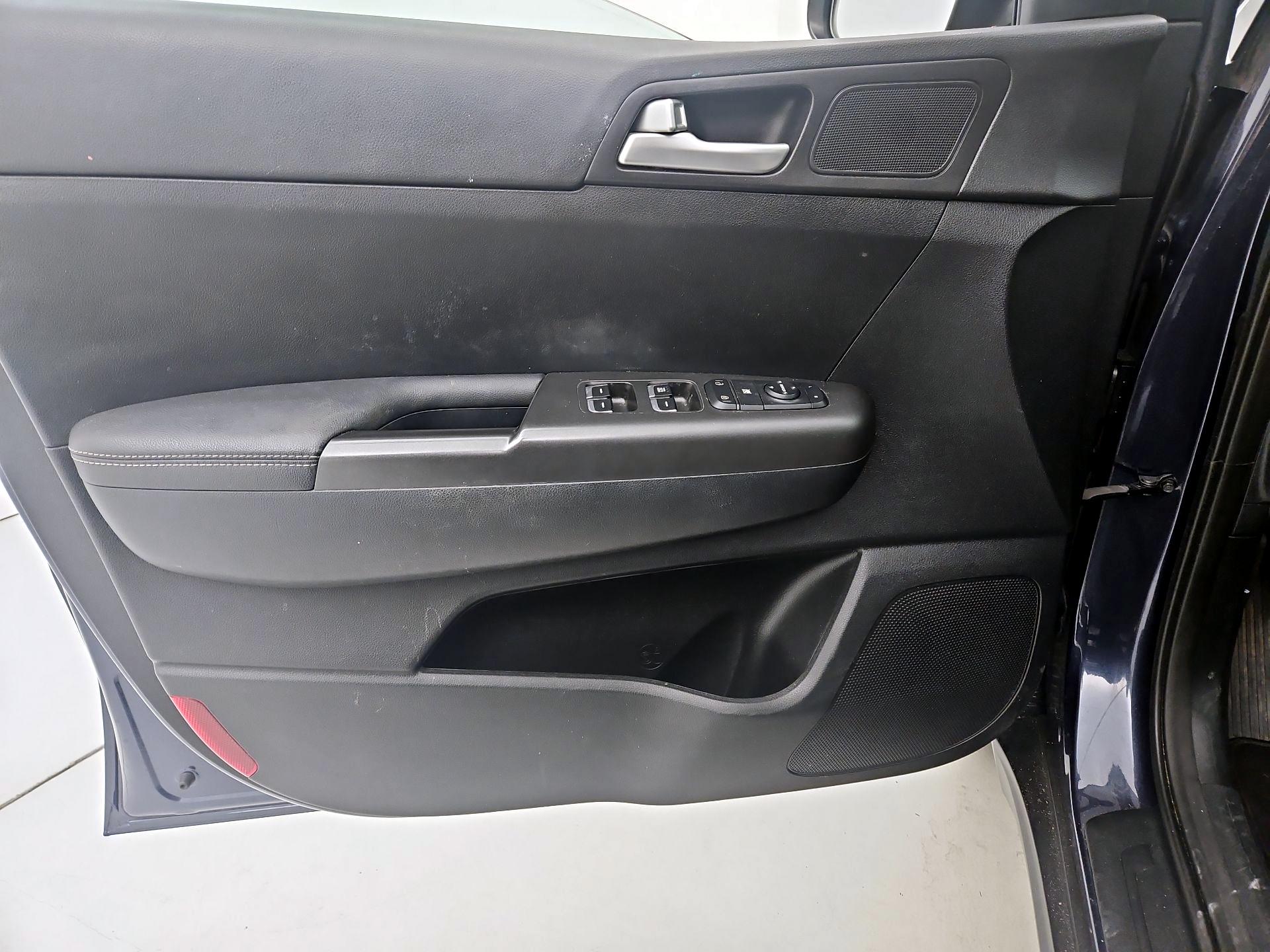 Thumbnail: 2022 Kia Sportage - 12