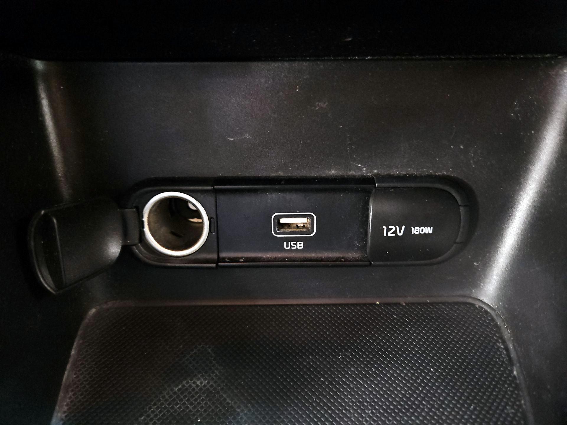 Thumbnail: 2022 Kia Sportage - 18