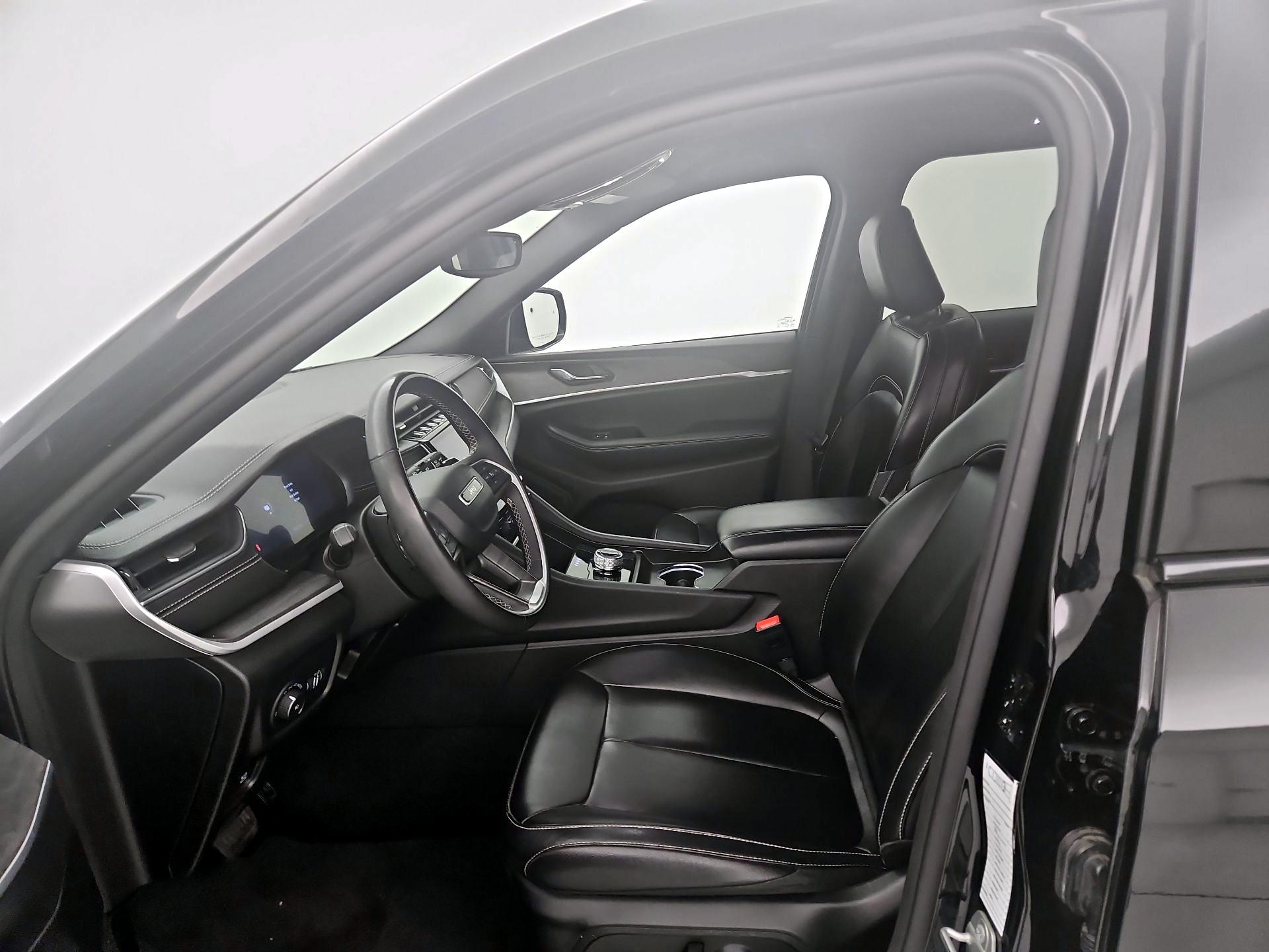 Thumbnail: 2024 Jeep Grand Cherokee - 11