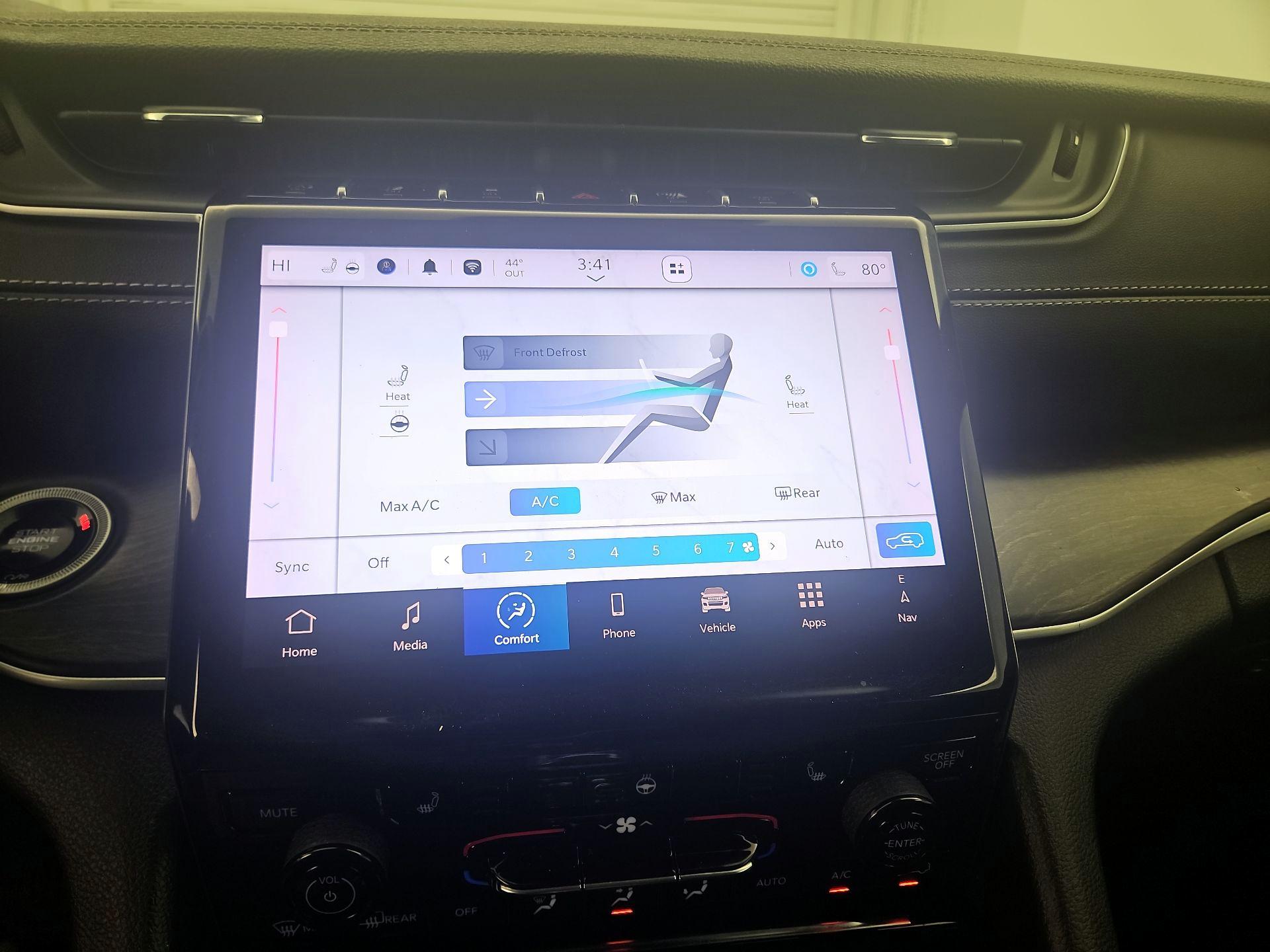 Thumbnail: 2024 Jeep Grand Cherokee - 16