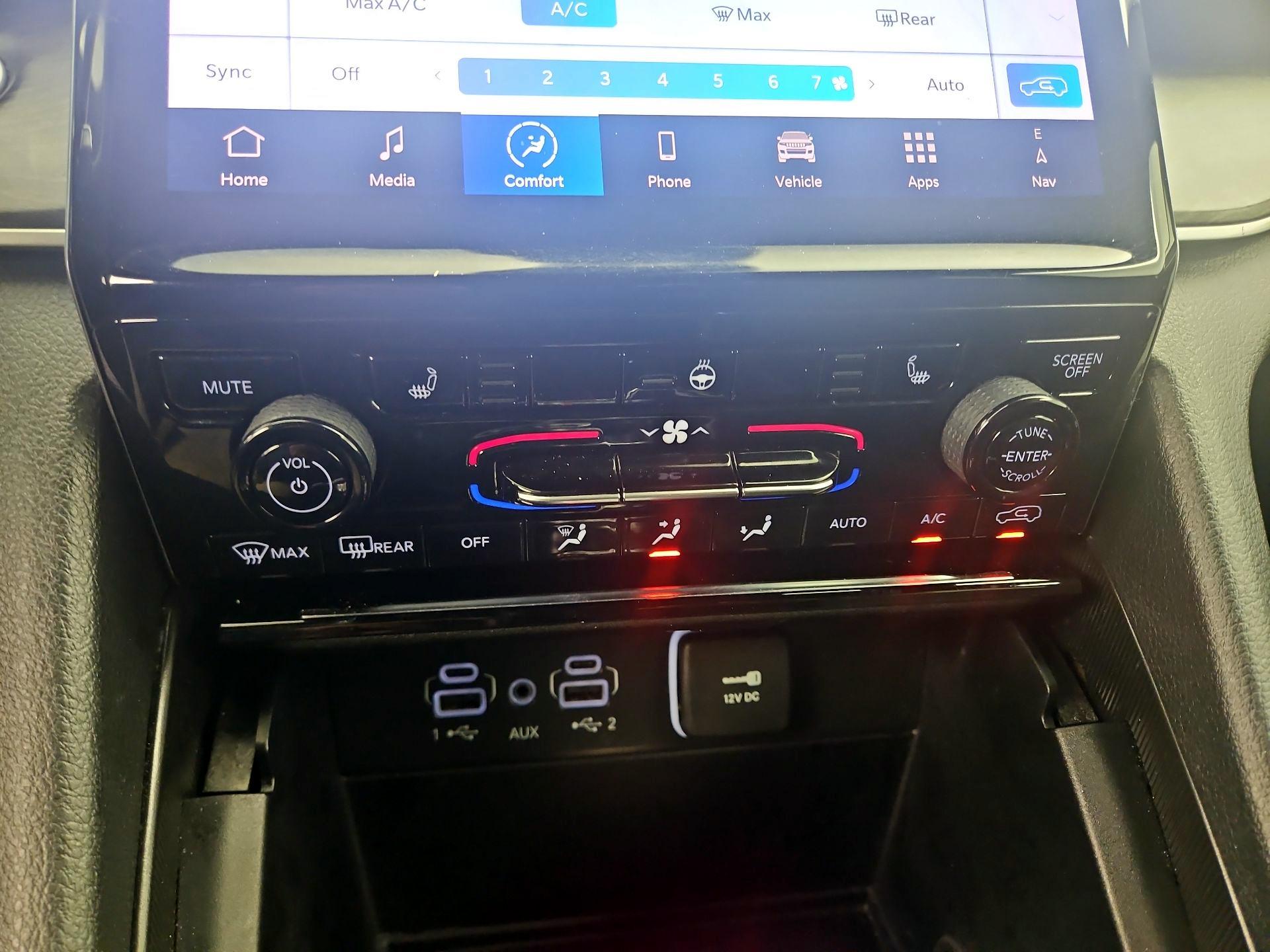 Thumbnail: 2024 Jeep Grand Cherokee - 17