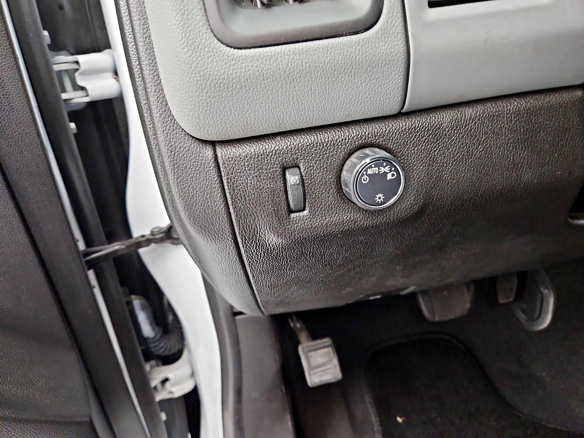 Thumbnail: 2022 Chevrolet Colorado - 13